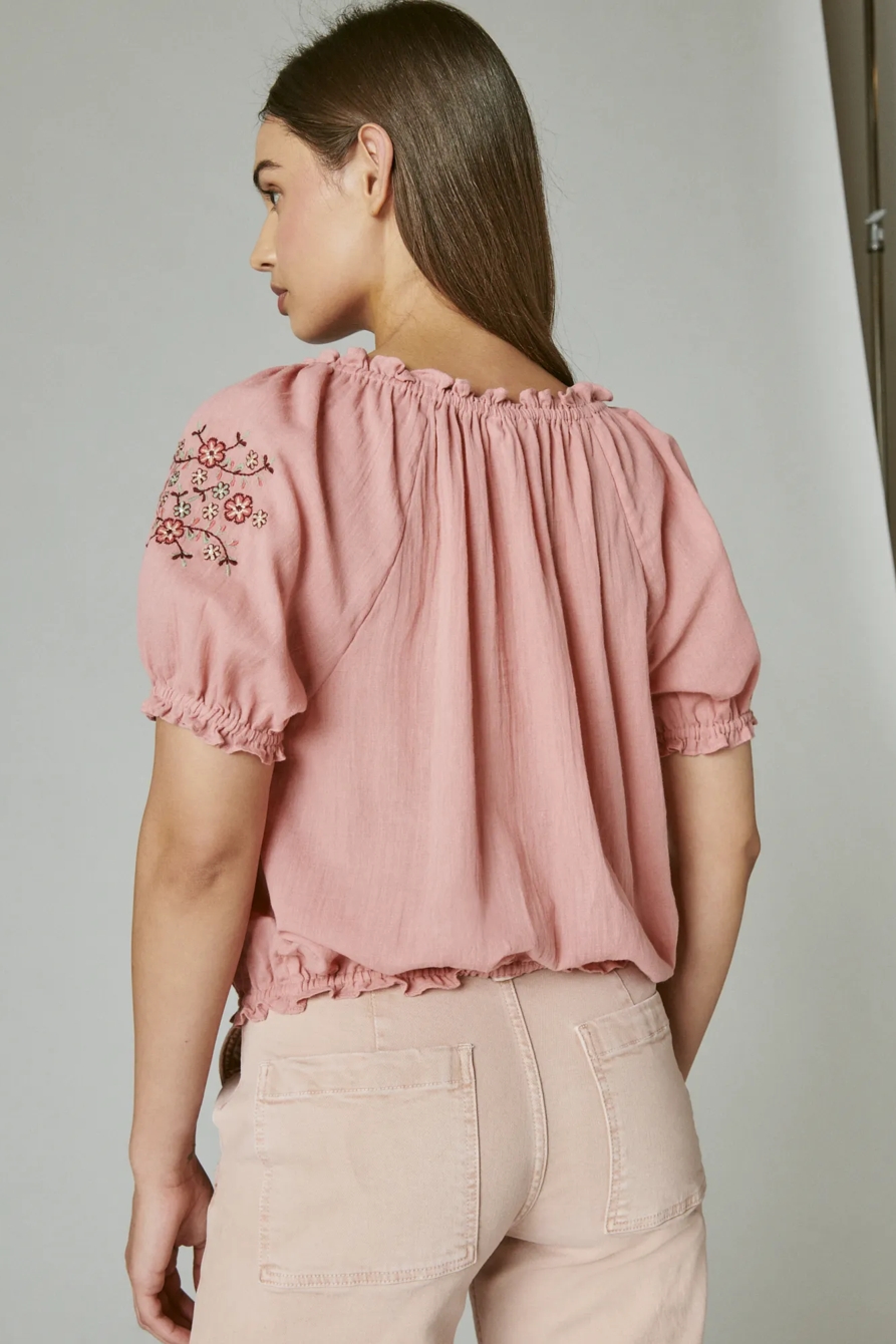 EMBROIDERED SHORT SLEEVE PEASANT, image 4