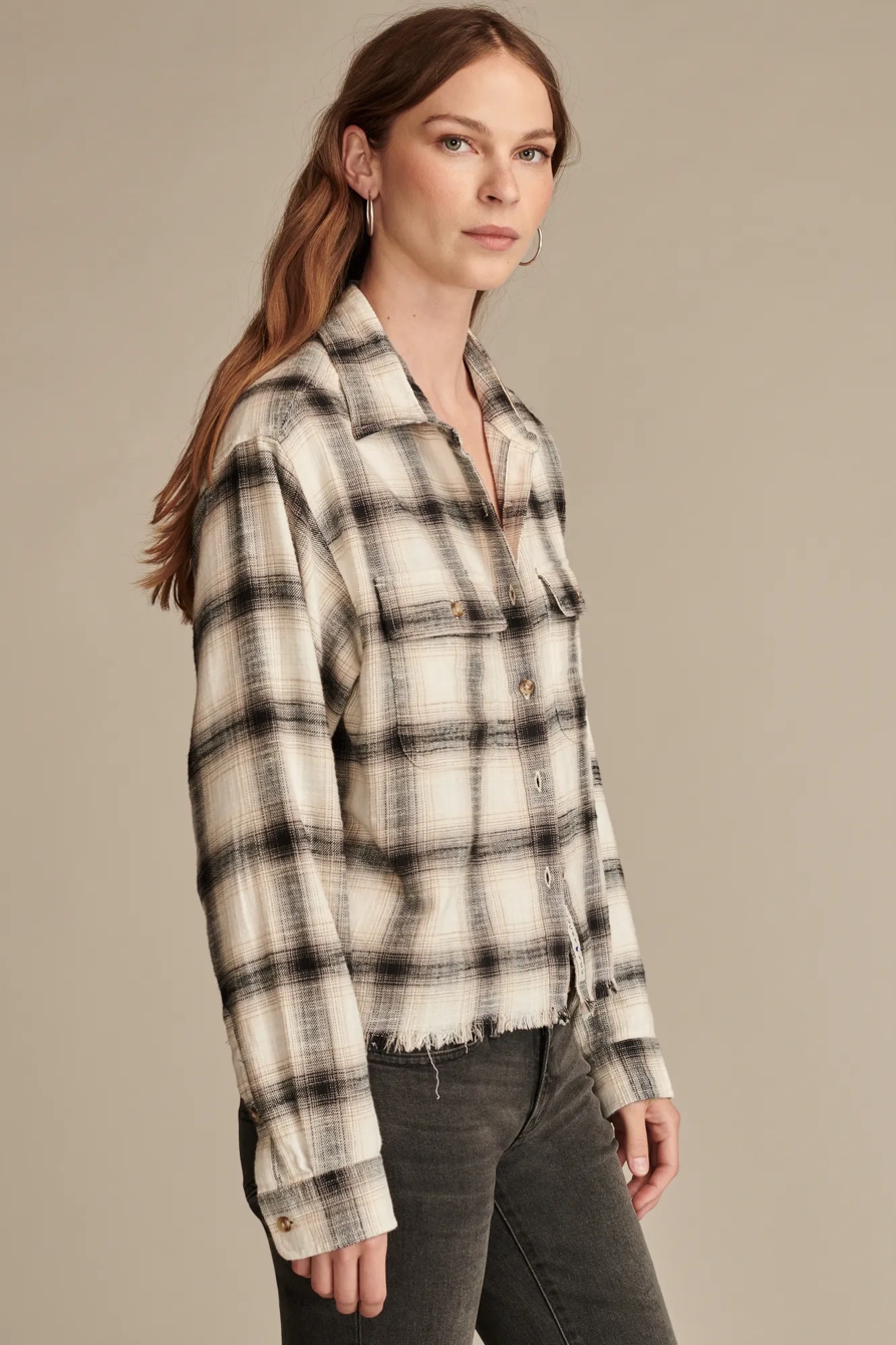 RAW EDGE FLANNEL CROPPED BUTTON DOWN SHIRT, image 4