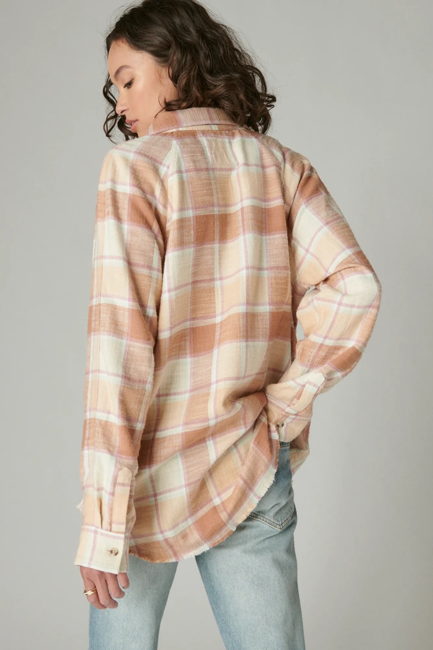 OVERSIZED DISTRESSED PLAID FLANNEL TUNIC, image 3