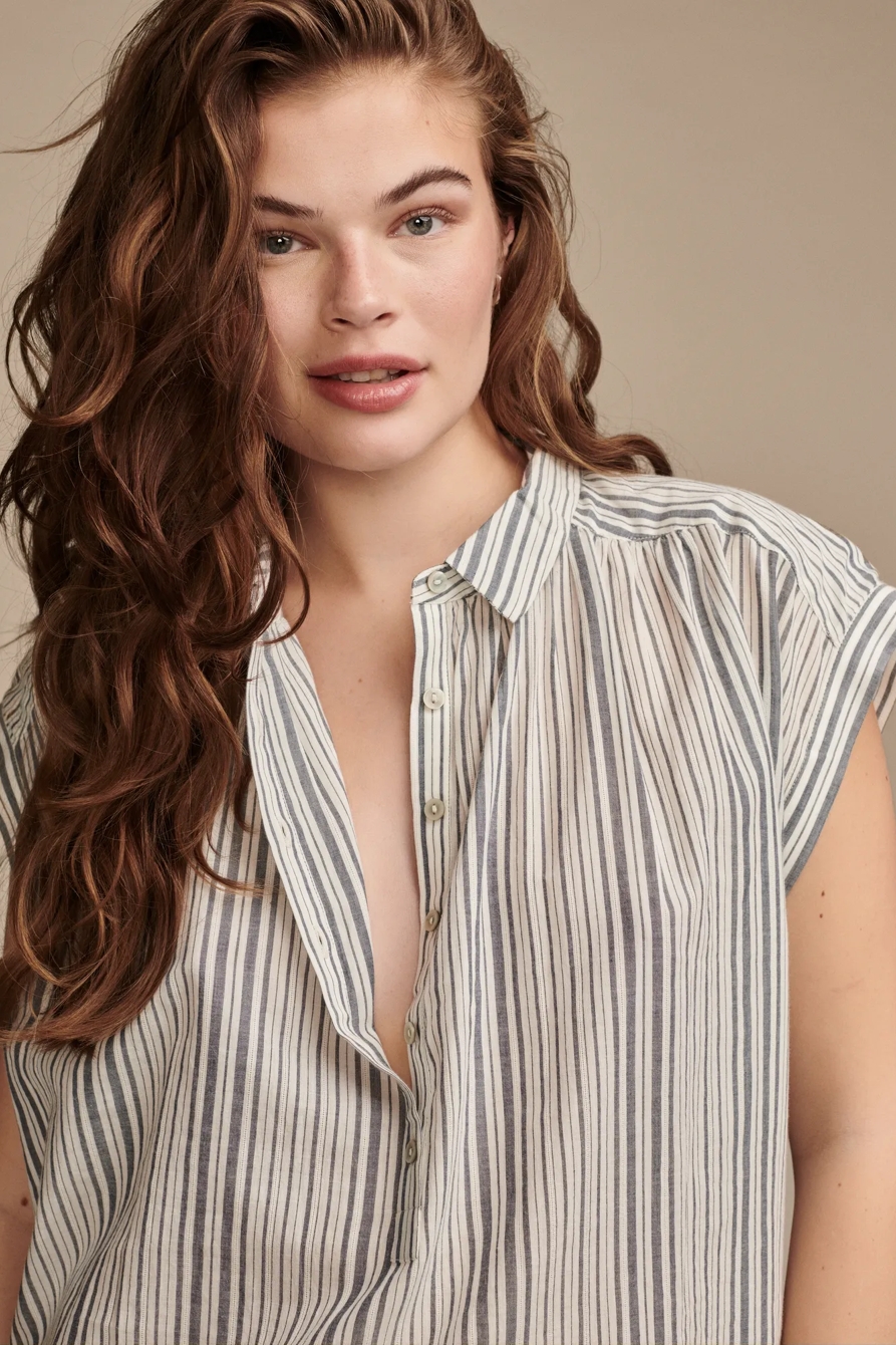 SHORT SLEEVE POPOVER, image 3