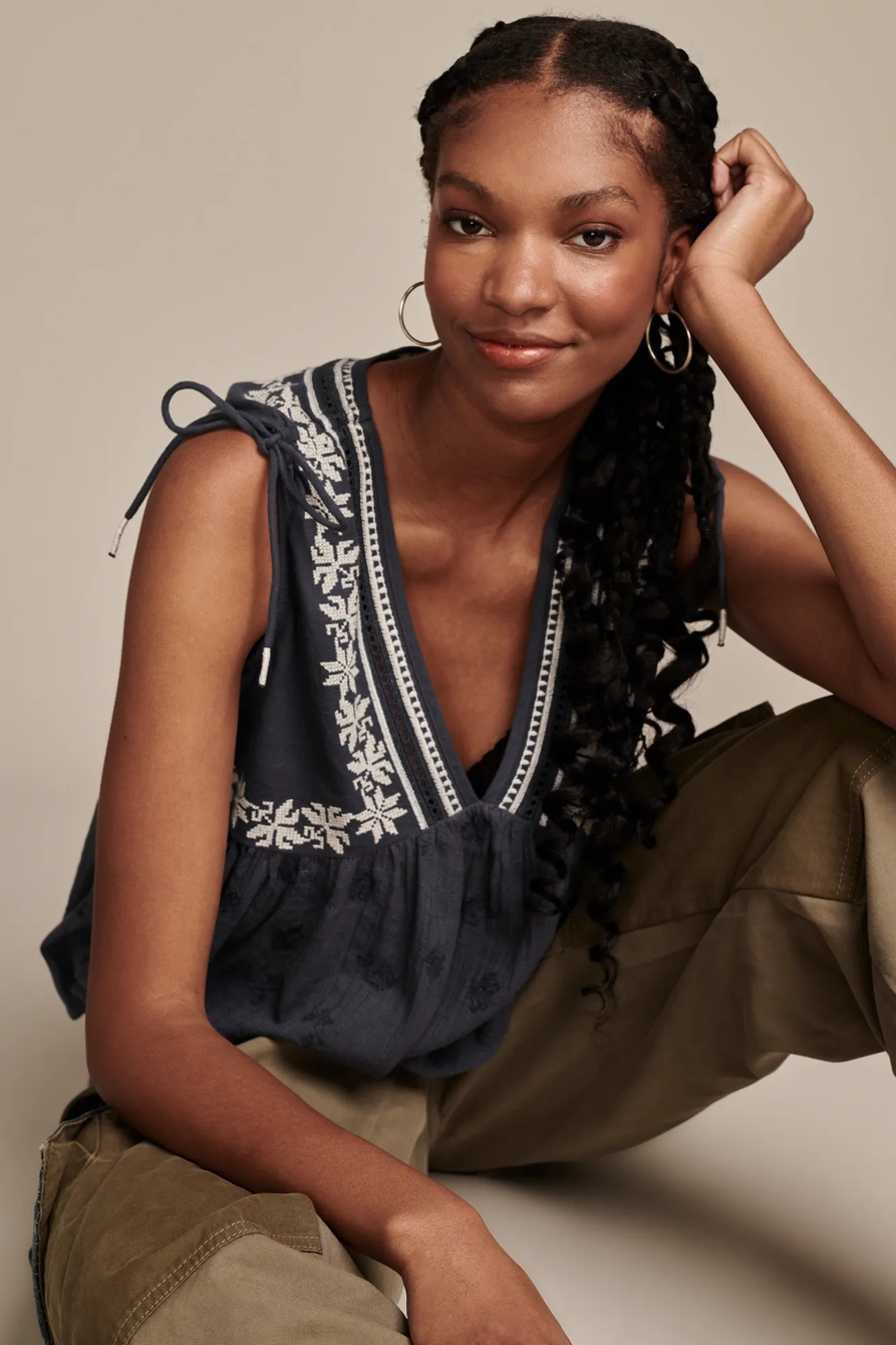 RUCHED SHOULDER DEEP V TOP, image 2