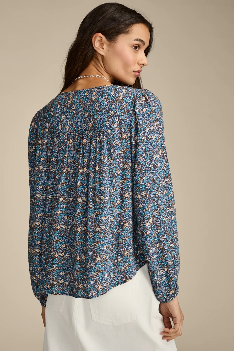 PRINTED BUTTON DOWN PINTUCK TOP, image 4