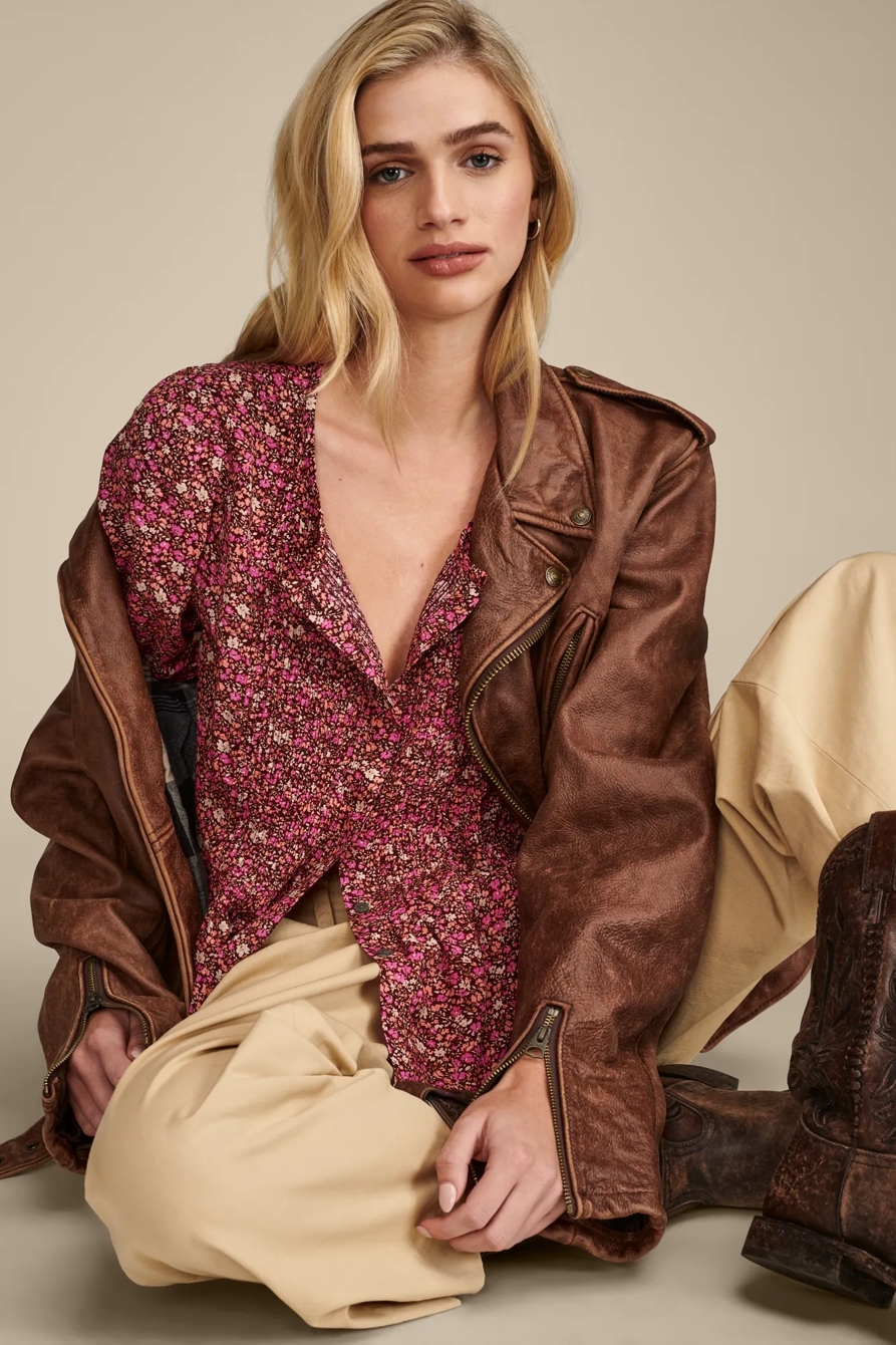 PRINTED BUTTON DOWN PINTUCK TOP, image 2