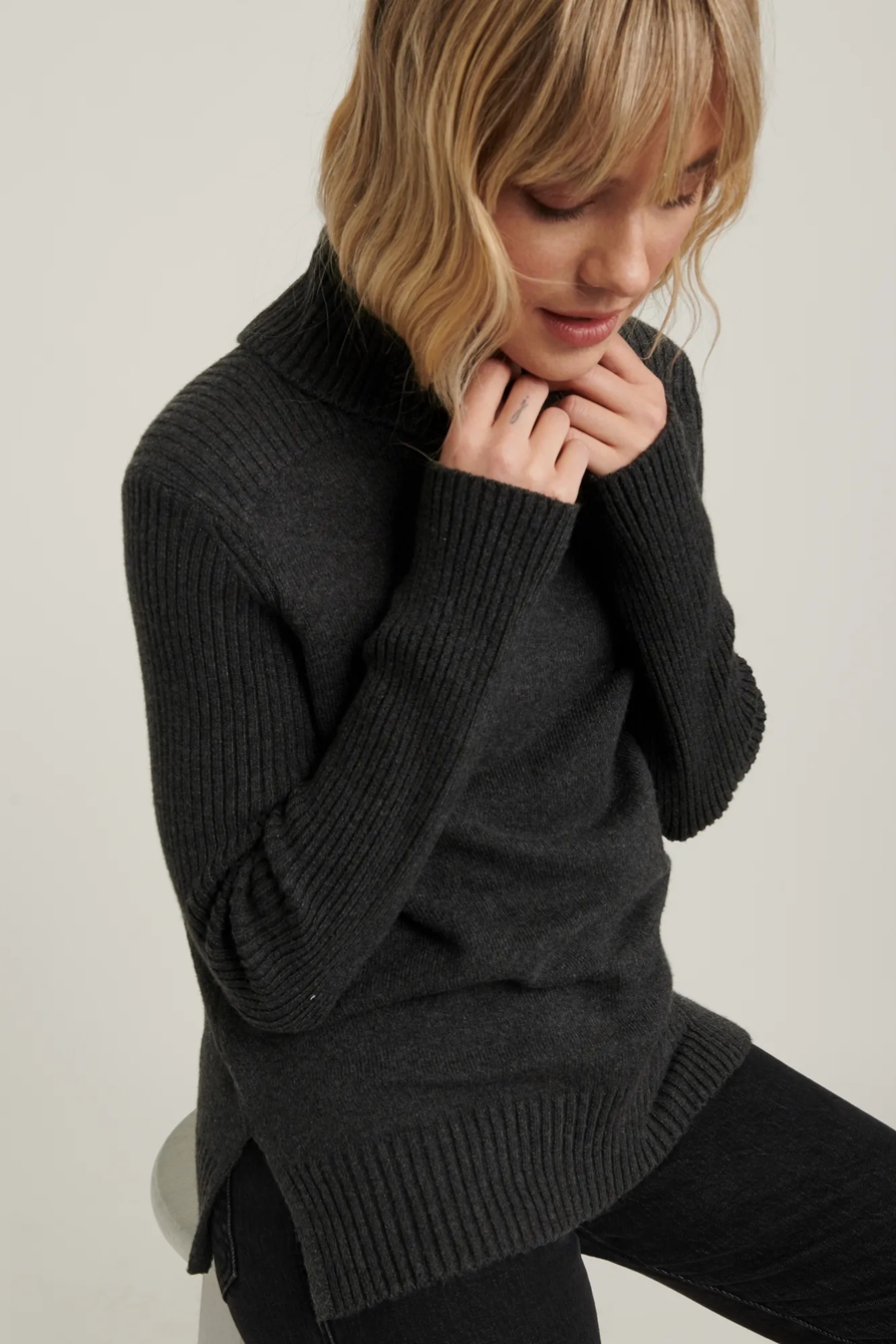 SIDE SLIT TURTLENECK SWEATER, image 4