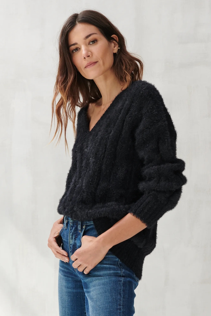 PLUSH V NECK PULLOVER, image 3
