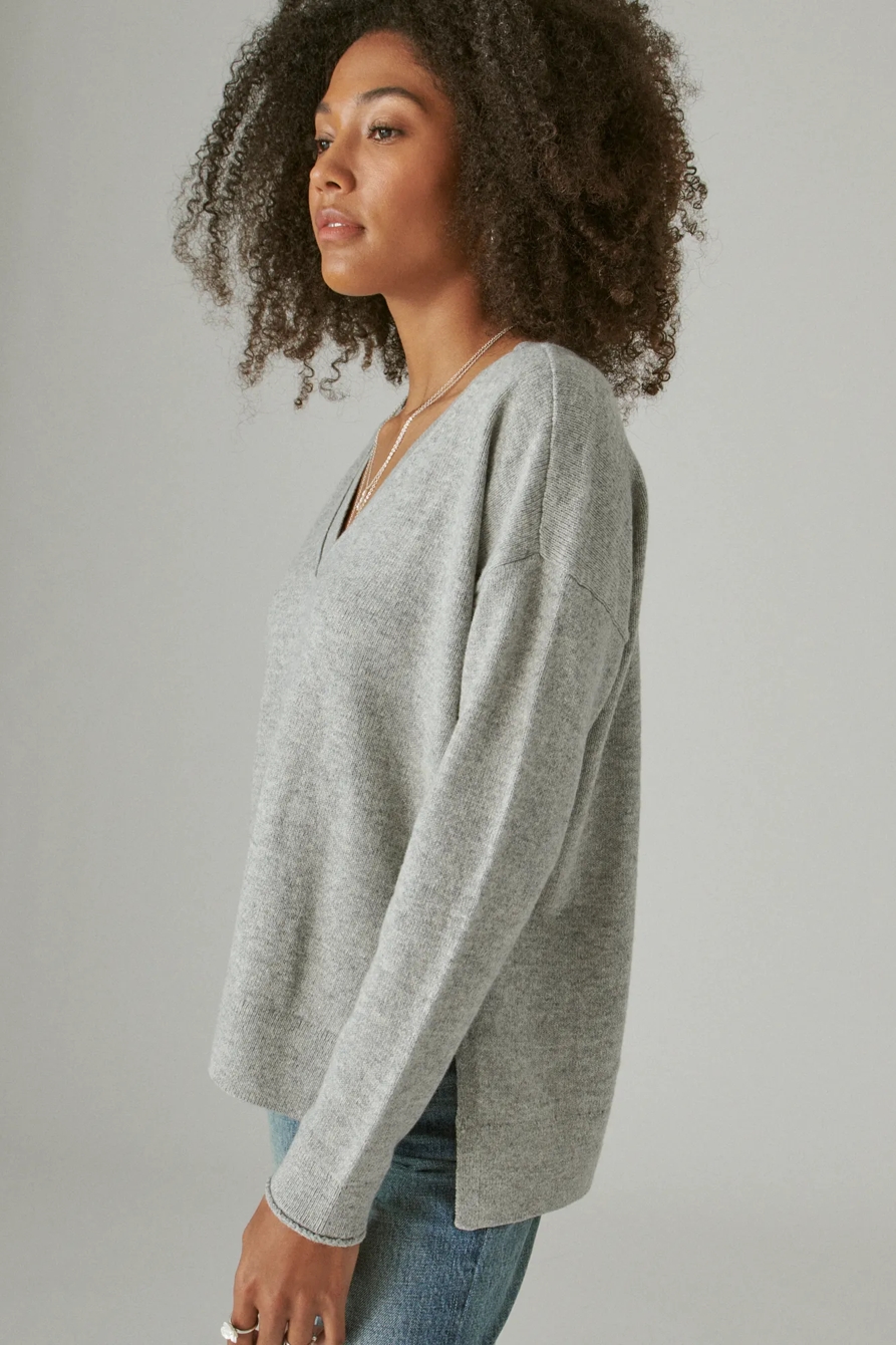 V NECK SWEATER, image 3