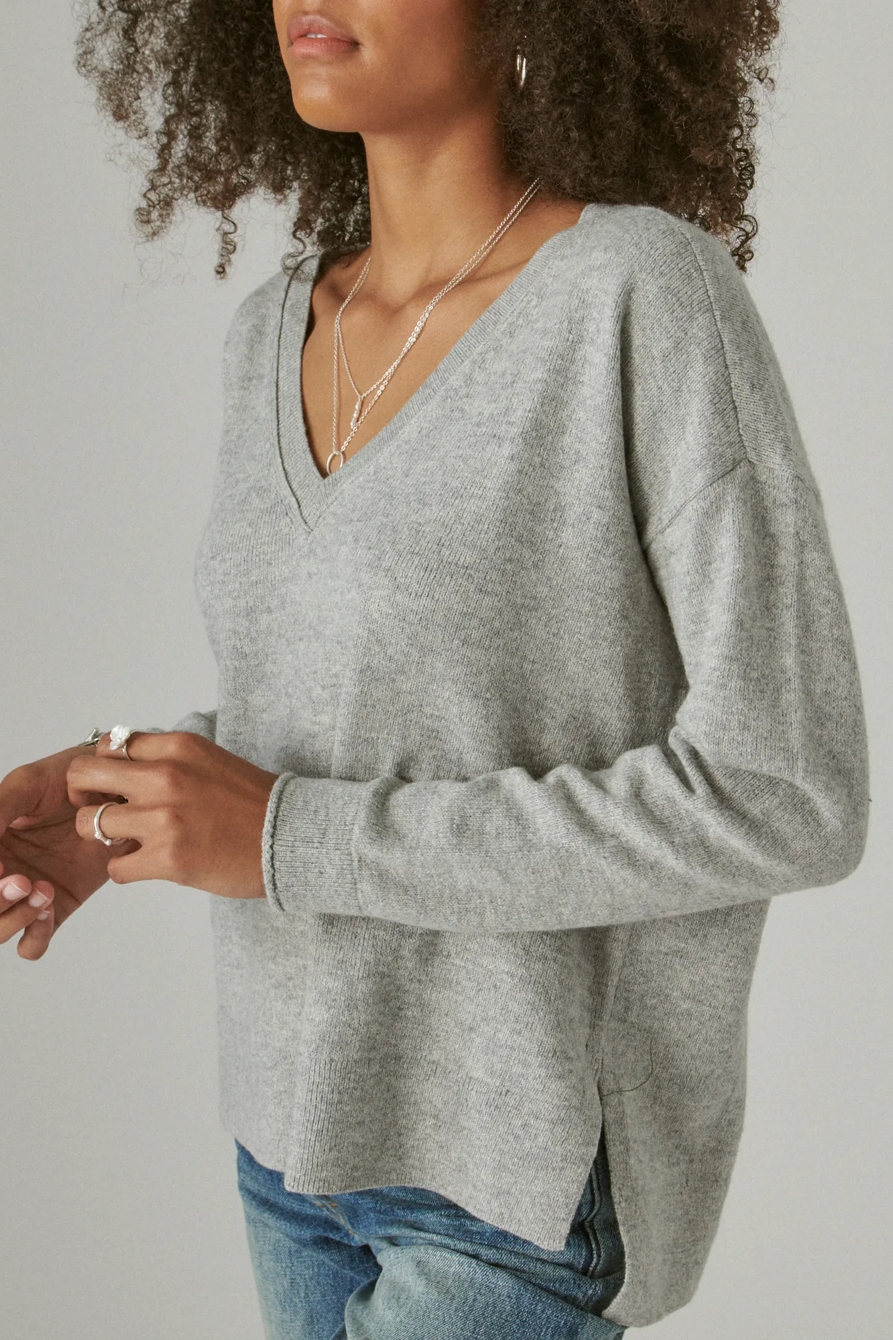 V NECK SWEATER, image 5