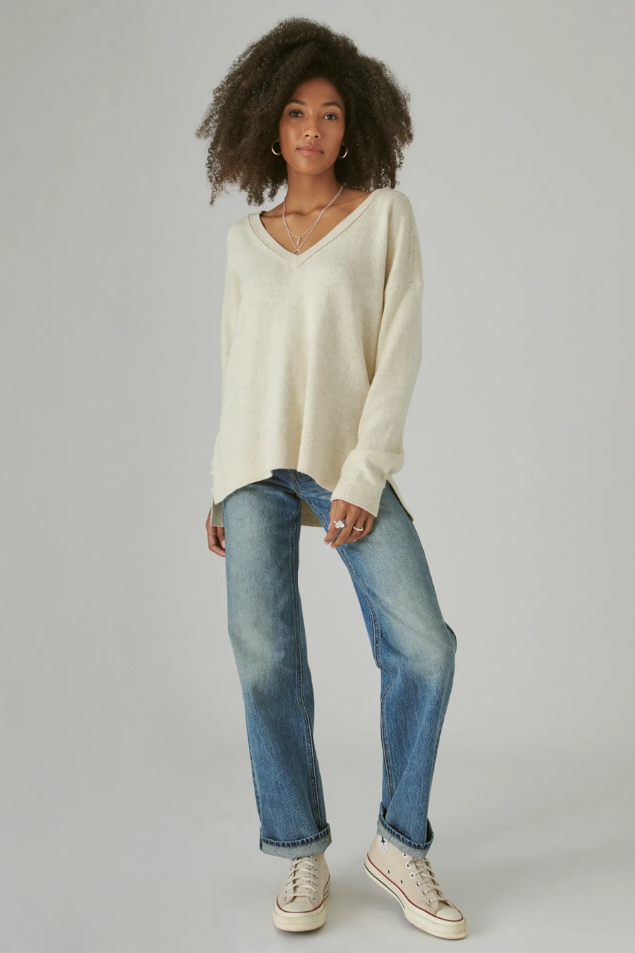 V NECK SWEATER, image 2