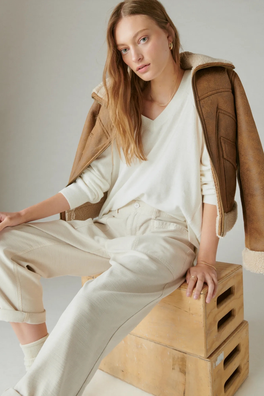 CLOUD SOFT V NECK SWEATER, image 2