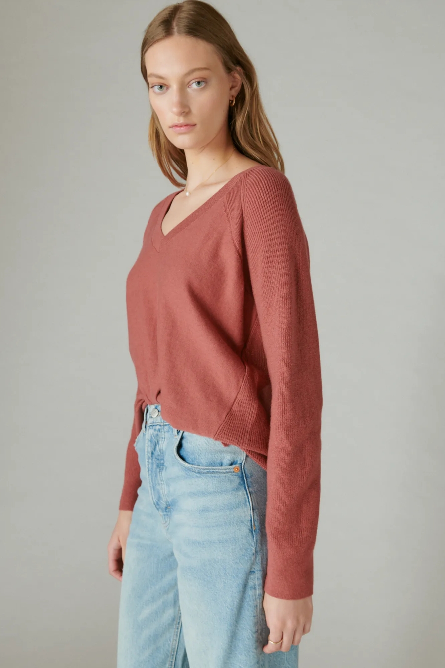 CLOUD SOFT V NECK SWEATER, image 2