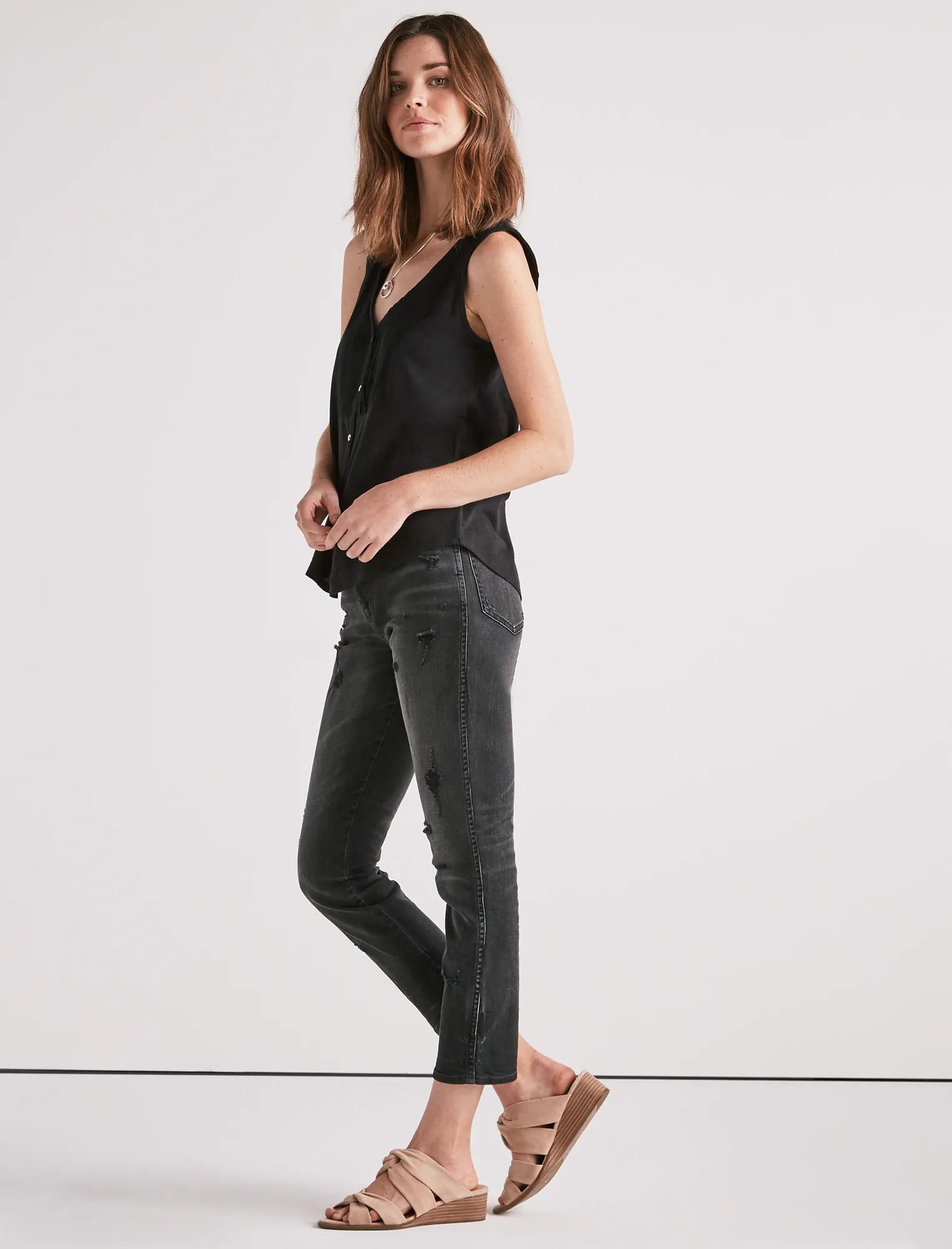 SLEEVELESS BUTTON UP TOP, image 2