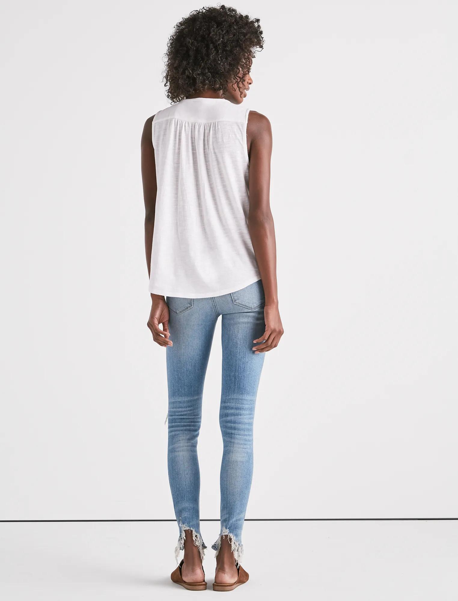 SLEEVELESS BUTTON UP TOP, image 3