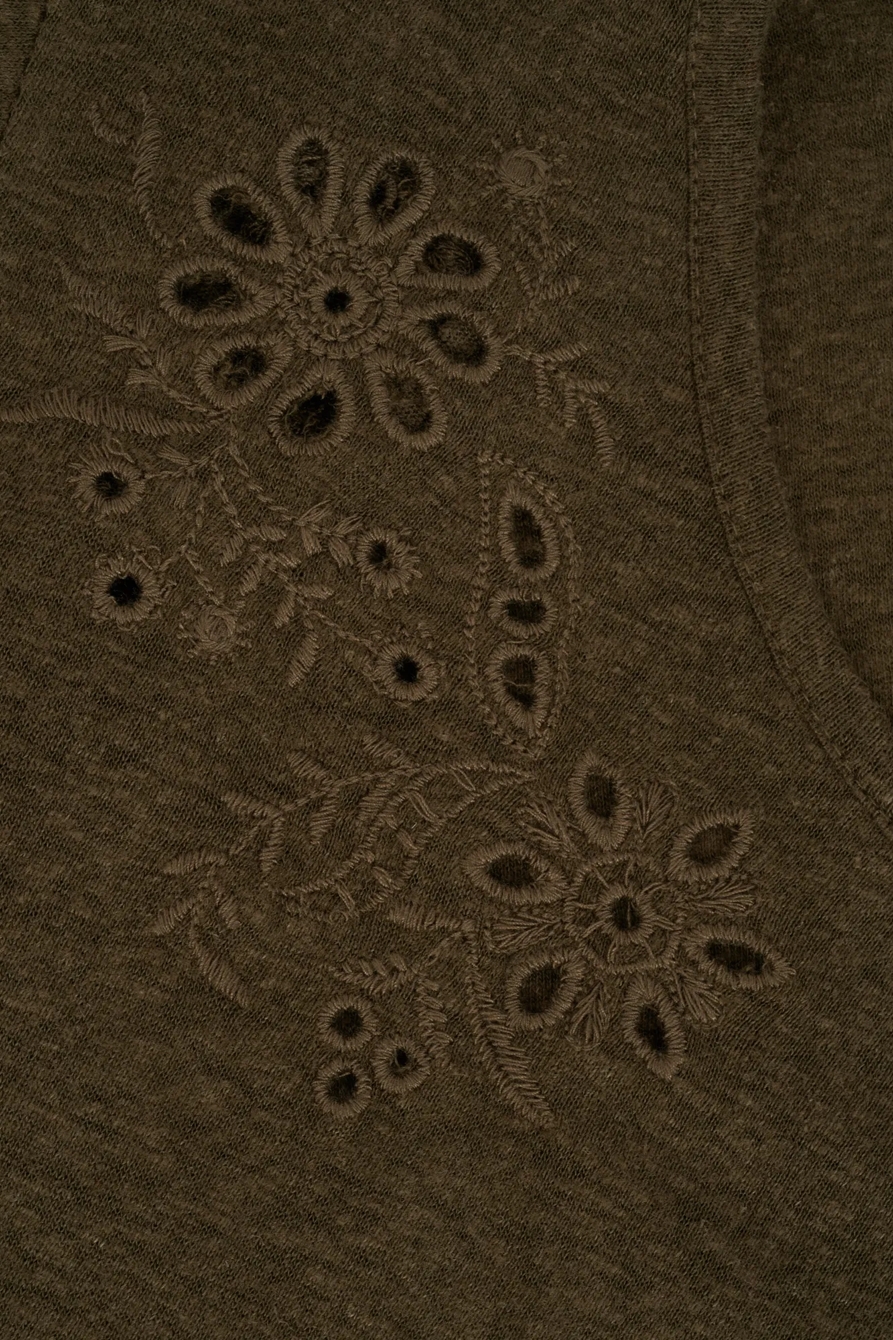 EYELET SCOOP BACK TEE, image 2