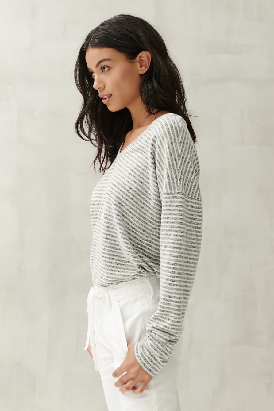 STRIPE CLOUD JERSEY V-NECK TOP, image 3