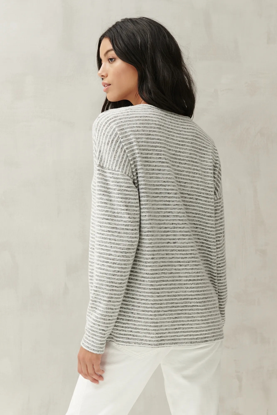 STRIPE CLOUD JERSEY V-NECK TOP, image 4