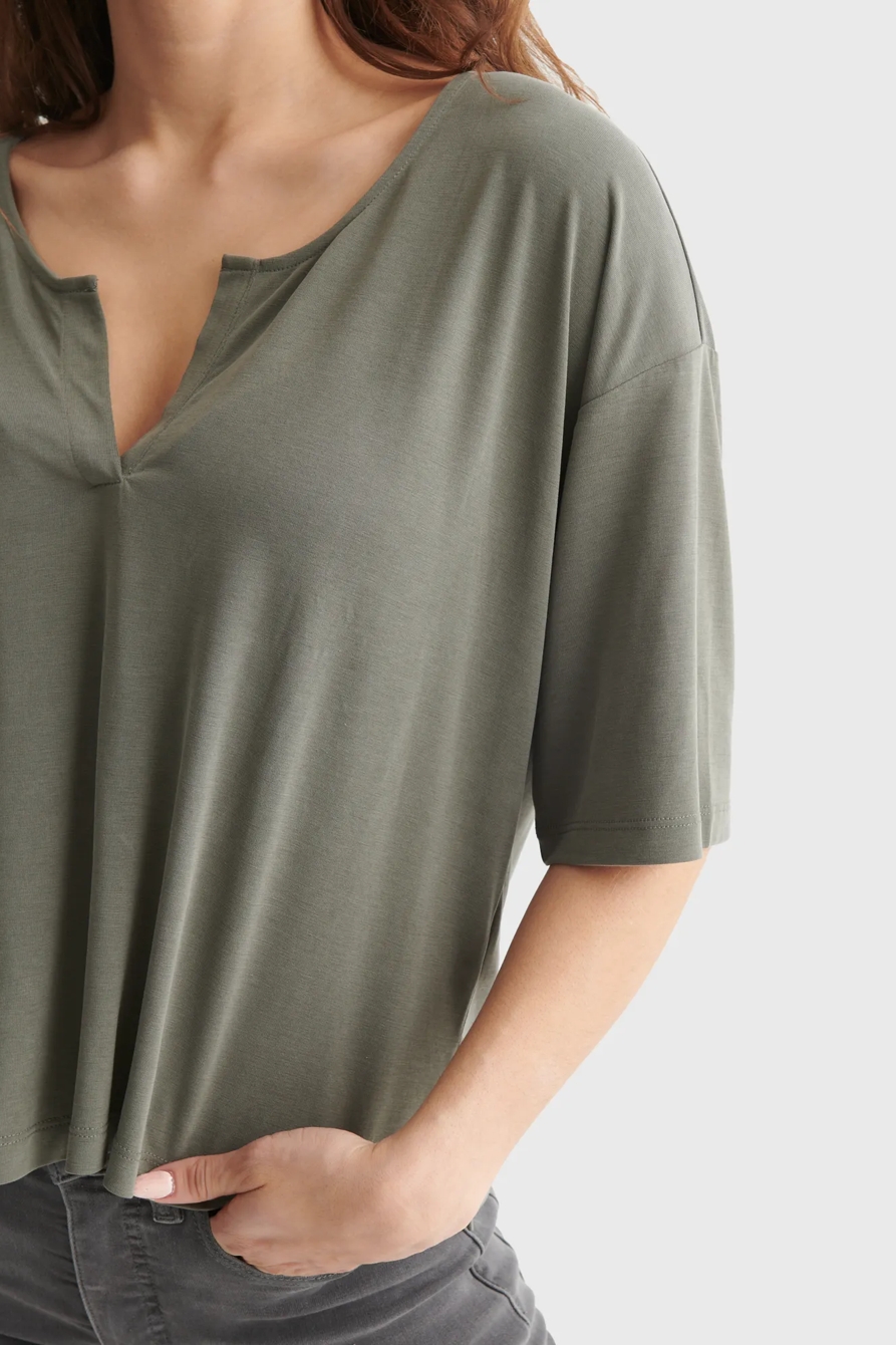RELAXED-FIT V-NECK KNIT TOP, image 4