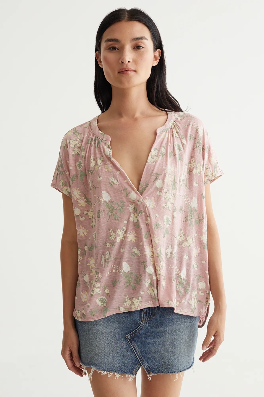 SHORT SLEEVE SLIT FRONT SANDWASH PRINTED TOP, image 1