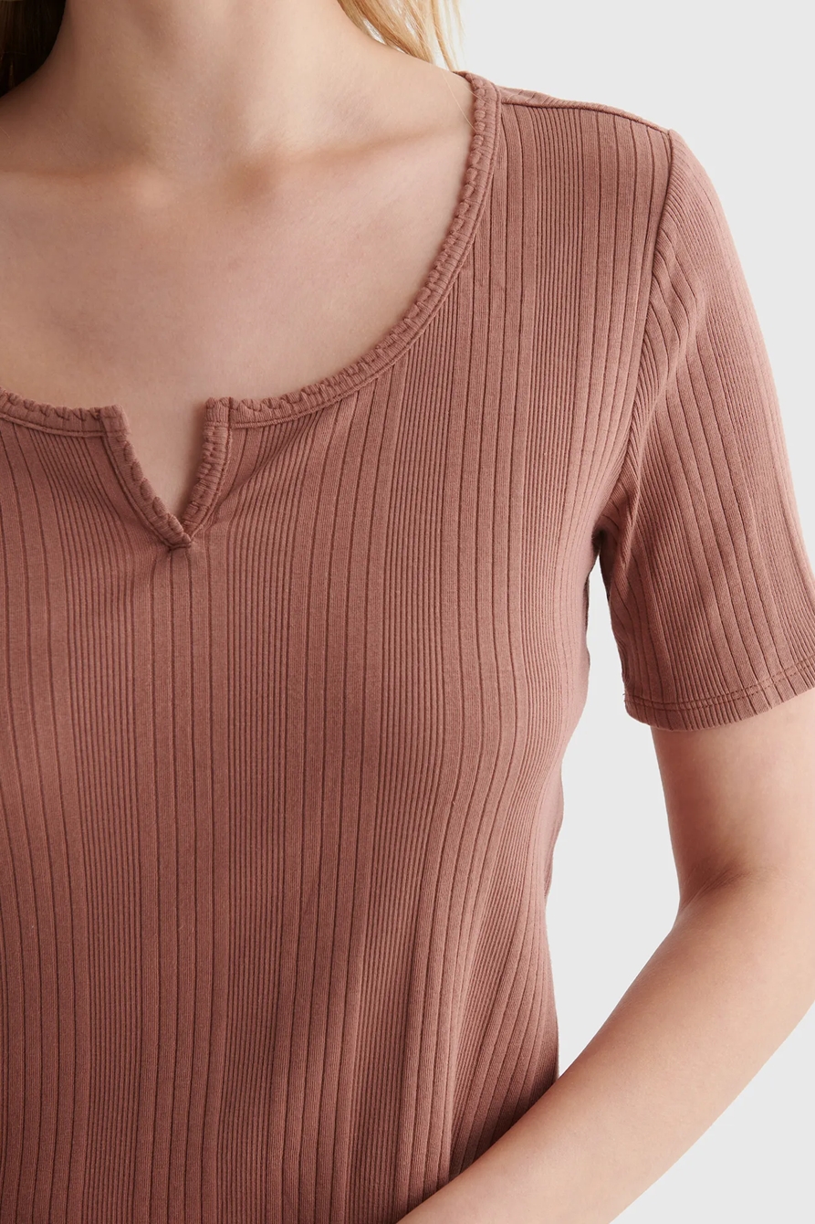 SHORT SLEEVE SLIM NOTCH NECK TEE, image 4