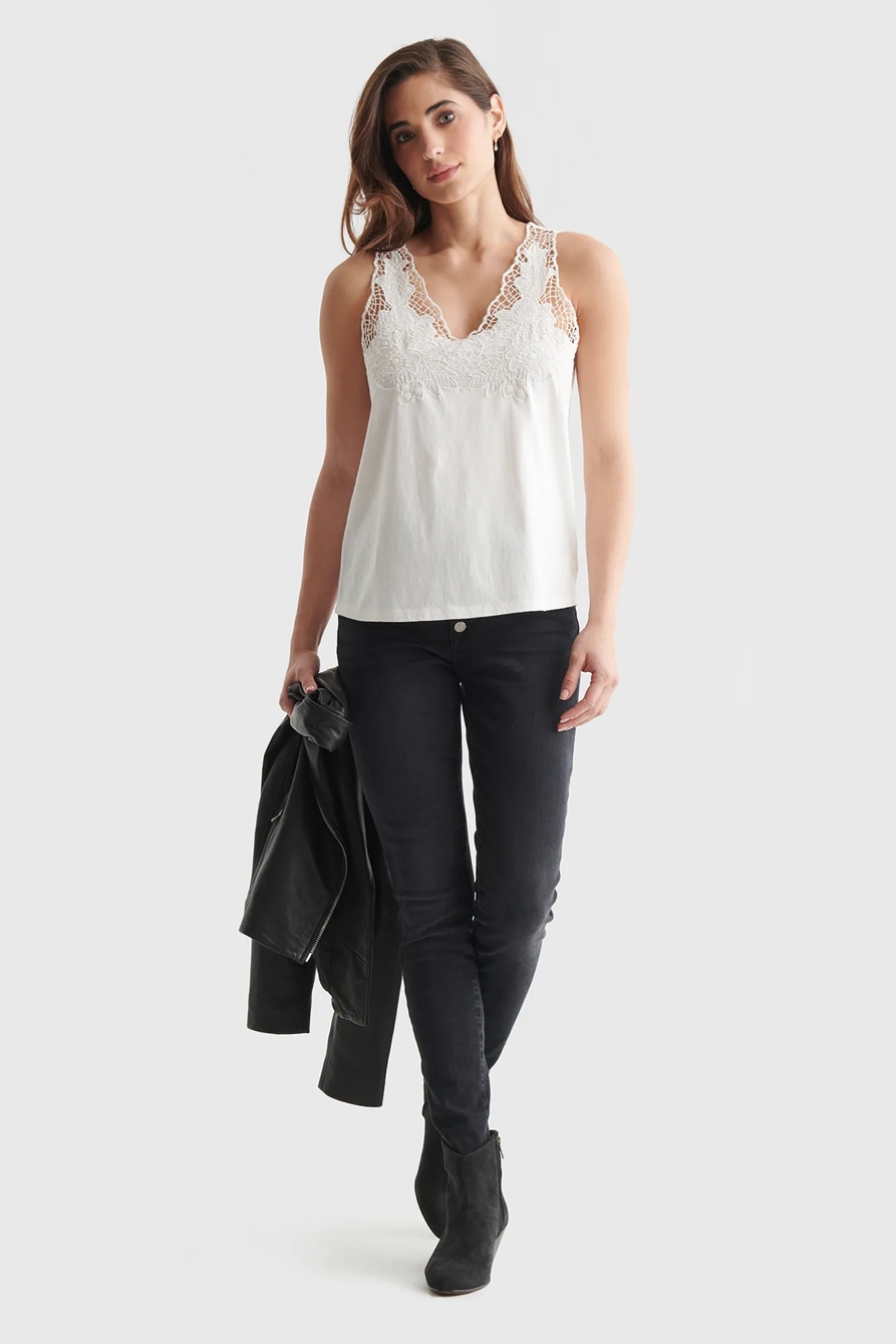 SLEEVELESS CUTWORK TANK, image 2