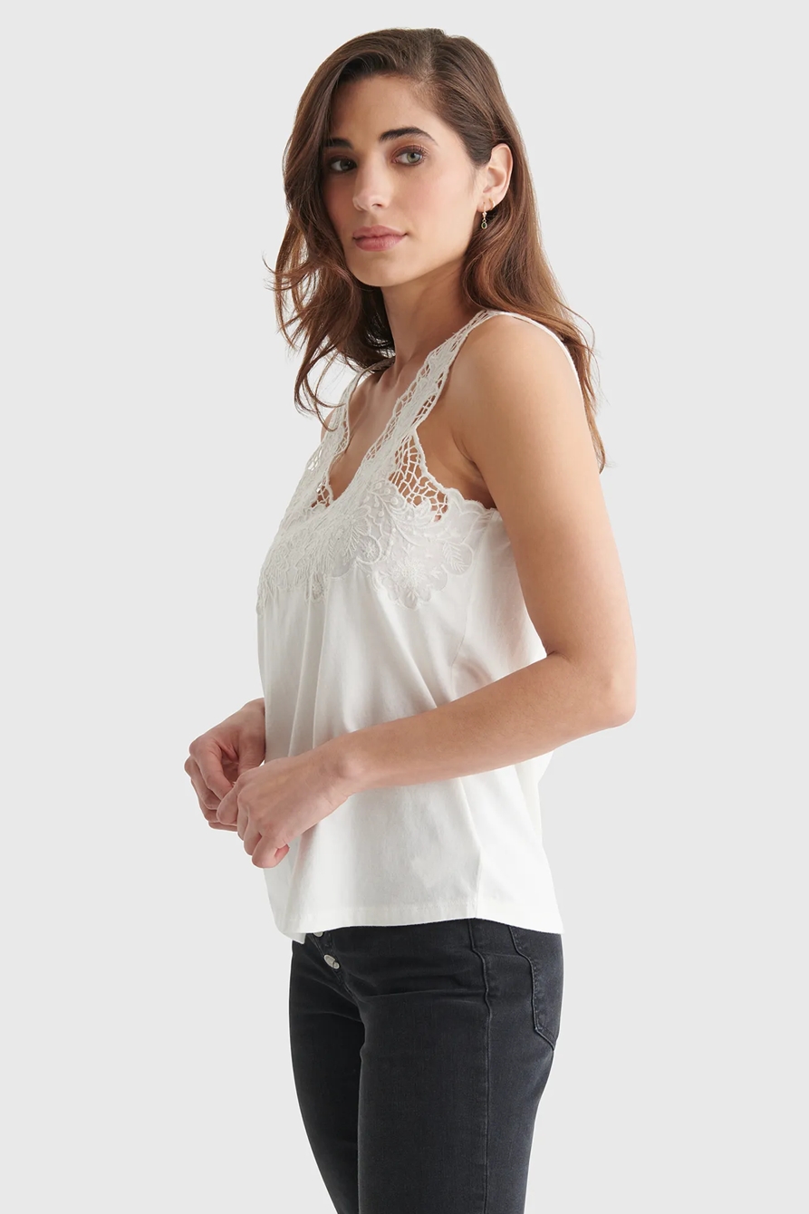 SLEEVELESS CUTWORK TANK, image 3