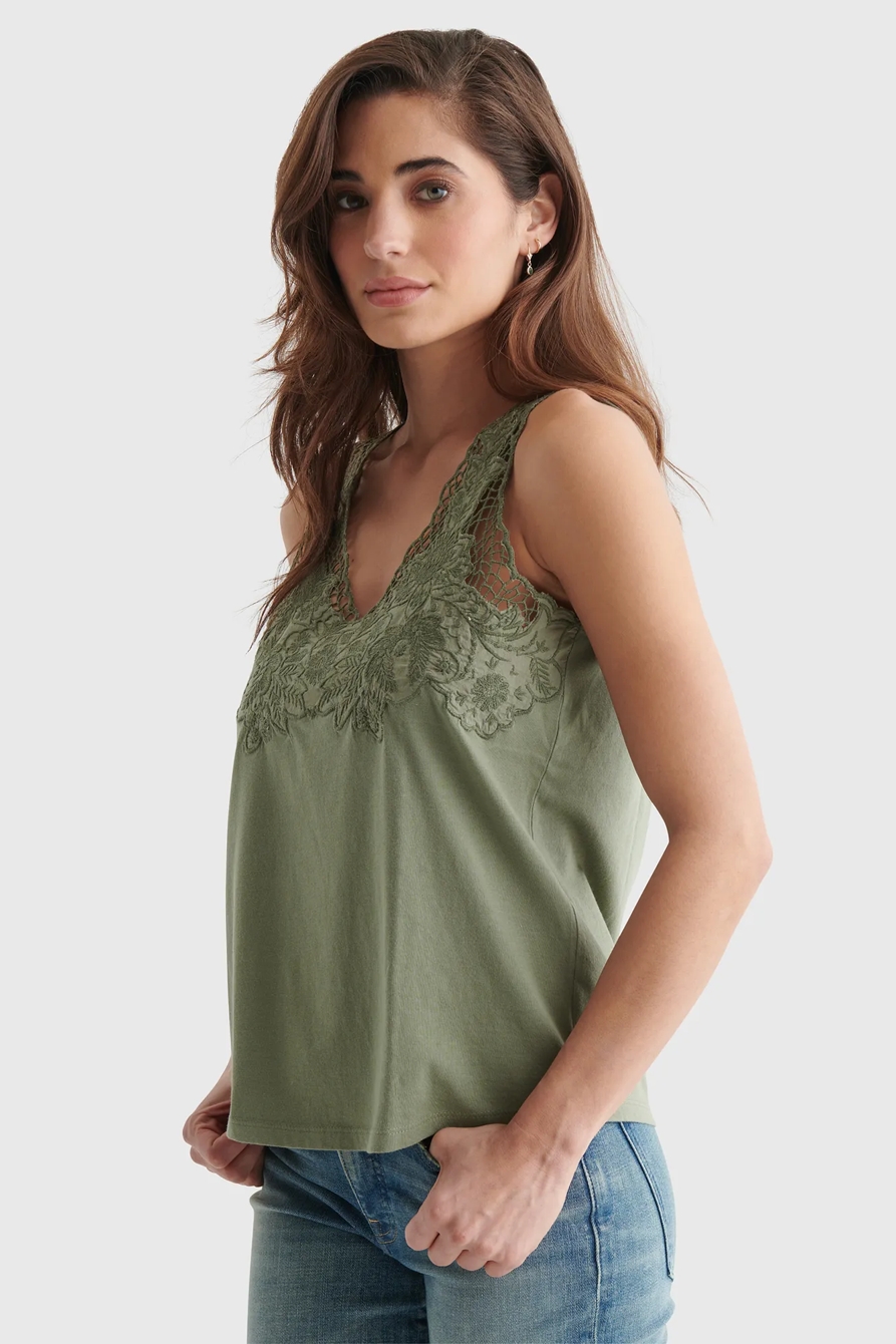 SLEEVELESS CUTWORK TANK, image 4