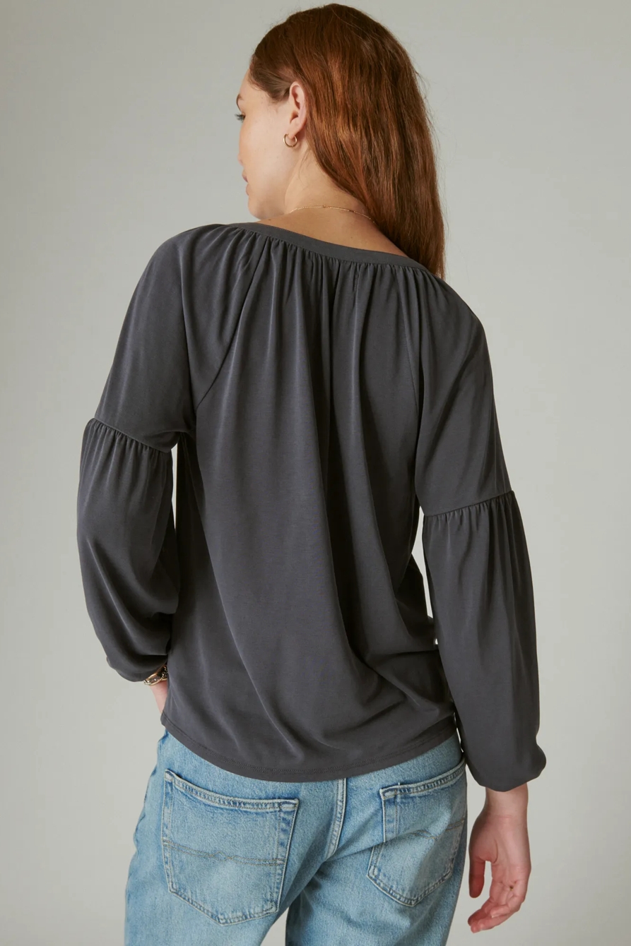 LONG SLEEVE NOTCHED NECK SANDWASH TOP, image 3