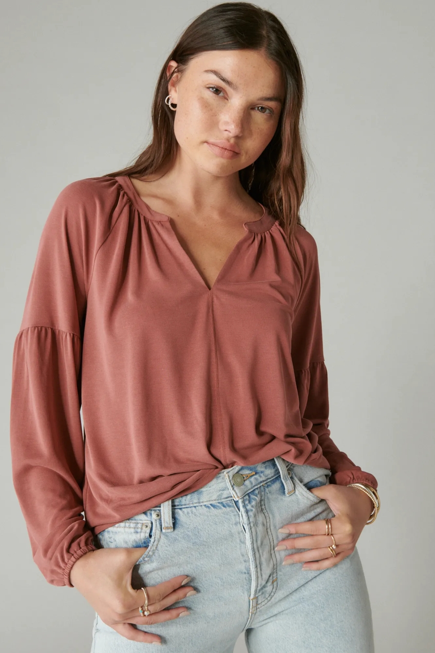 LONG SLEEVE NOTCHED NECK SANDWASH TOP, image 3