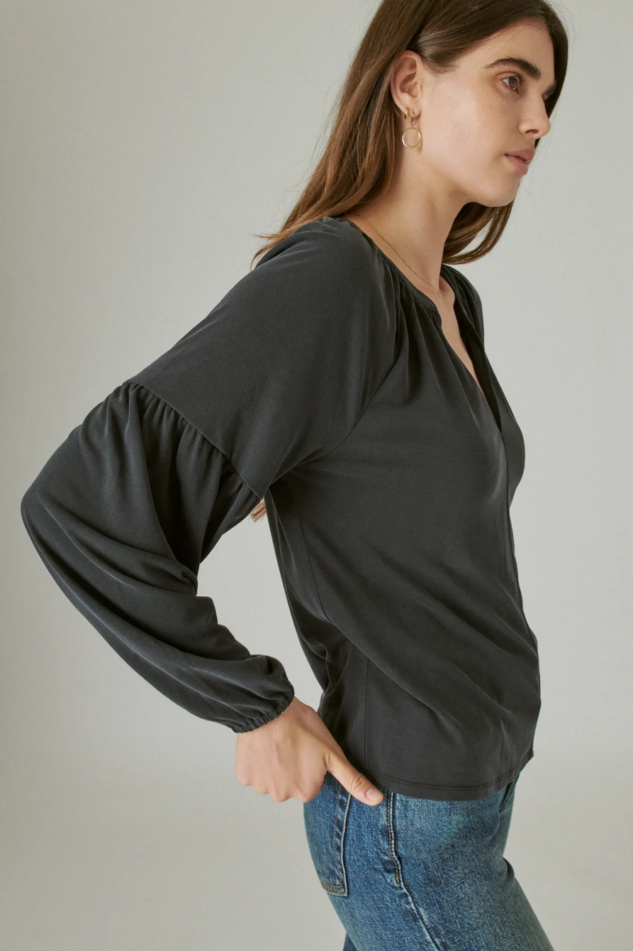 LONG SLEEVE NOTCHED NECK SANDWASH TOP, image 3