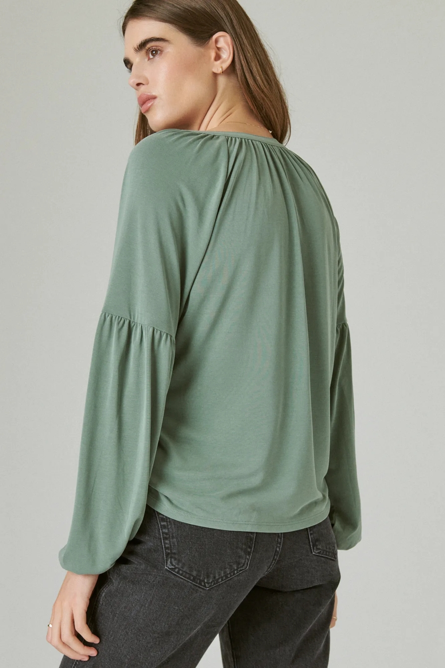 LONG SLEEVE NOTCHED NECK SANDWASH TOP, image 4
