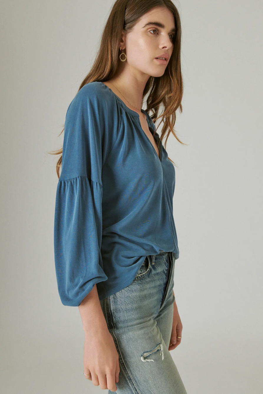 LONG SLEEVE NOTCHED NECK SANDWASH TOP, image 3
