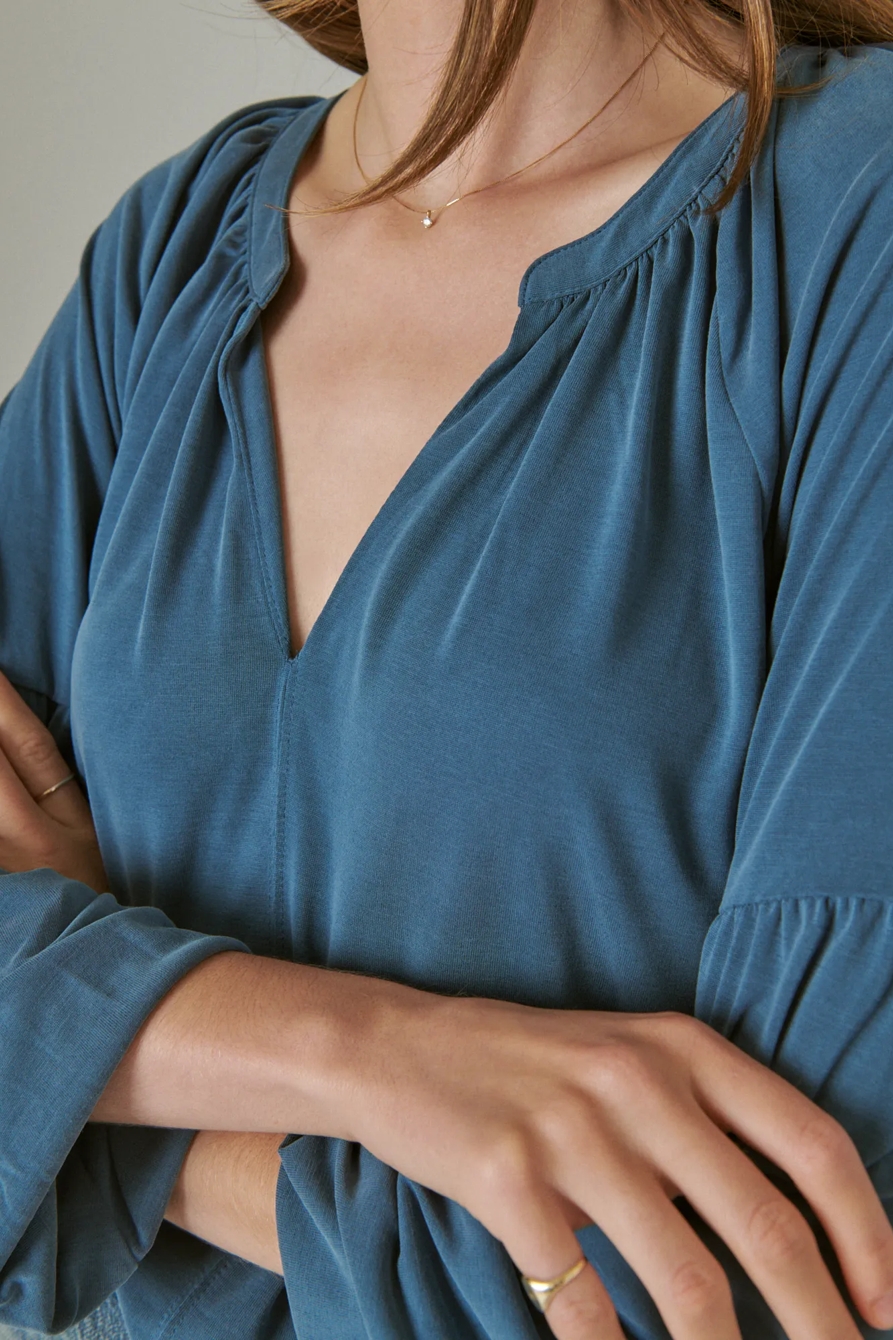 LONG SLEEVE NOTCHED NECK SANDWASH TOP, image 4