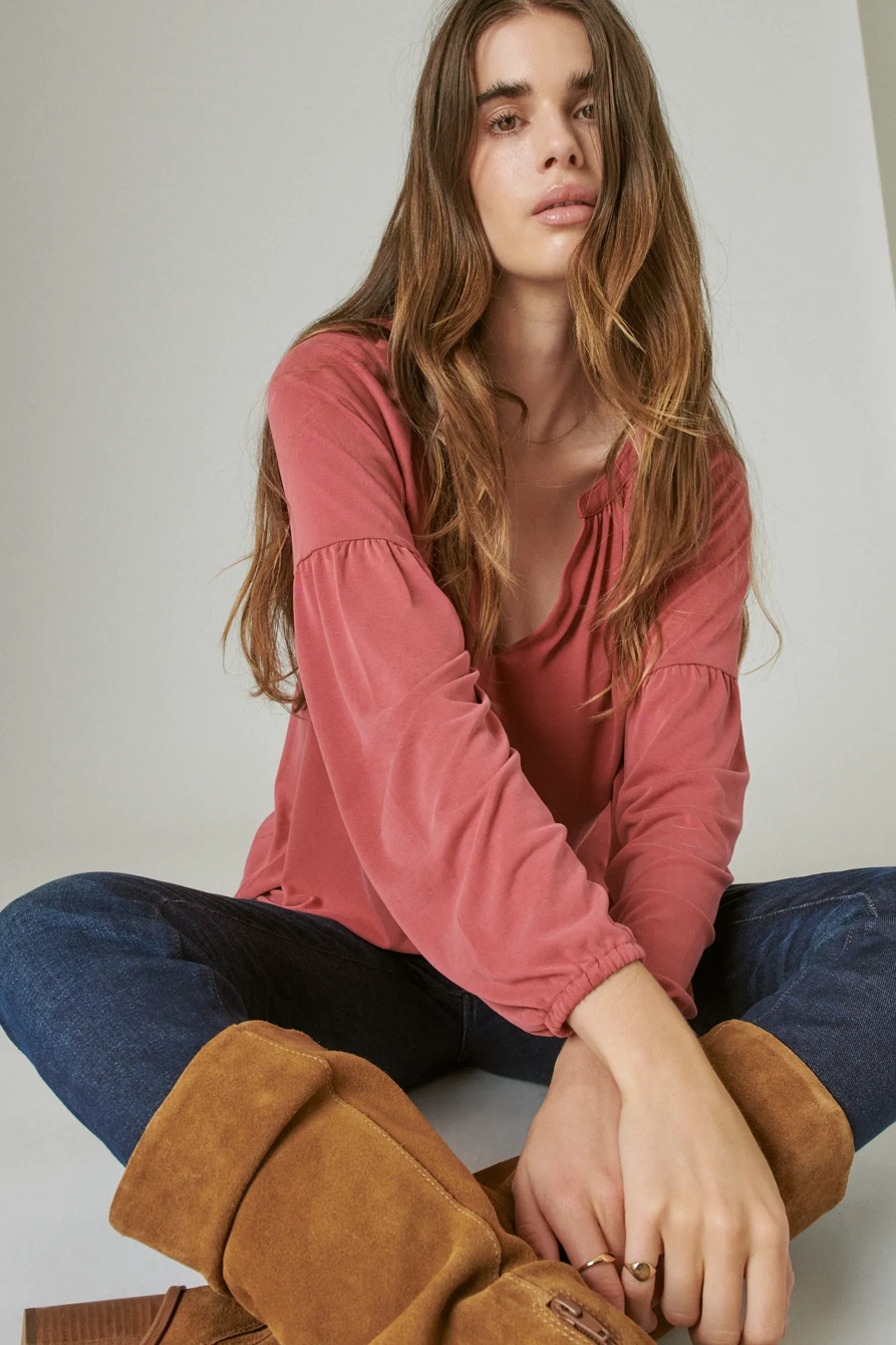 LONG SLEEVE NOTCHED NECK SANDWASH TOP, image 6