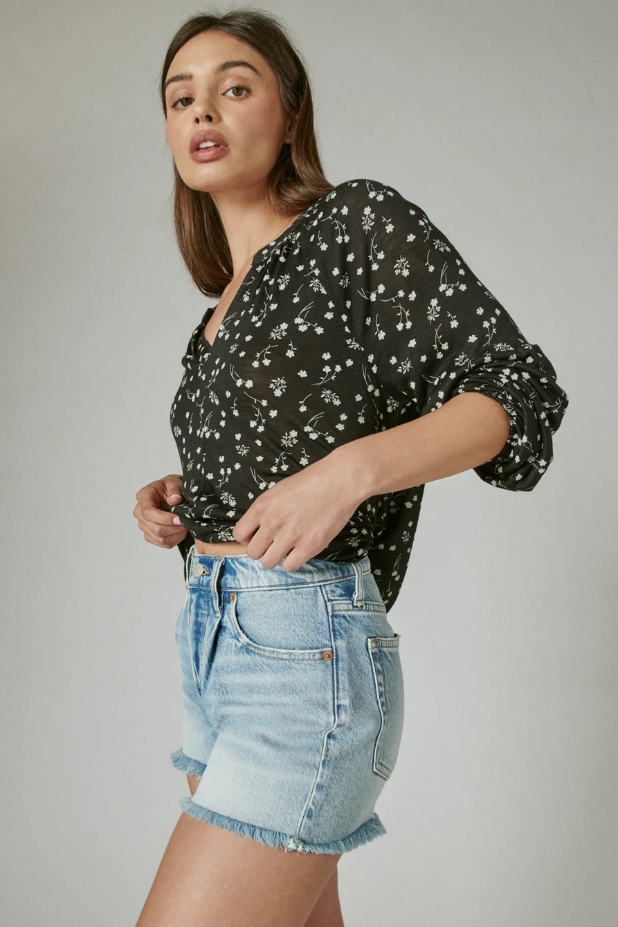 PRINTED LONG SLEEVE NOTCHED NECK SANDWASH TOP, image 1