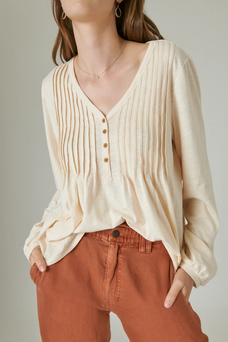 PLEATED V-NECK KNIT TOP, image 6