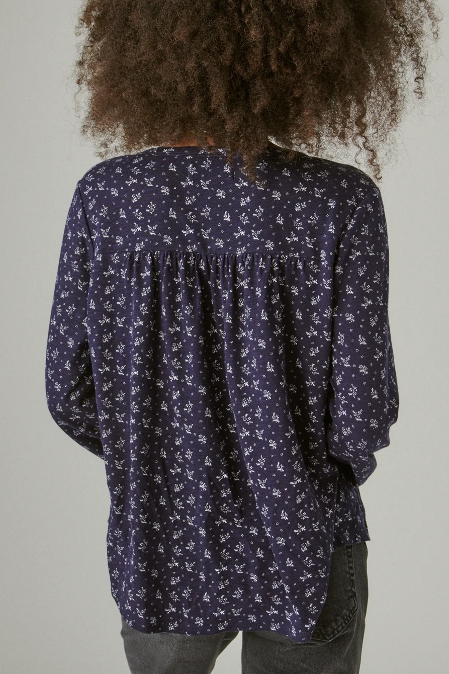 PLEATED V-NECK KNIT TOP, image 4