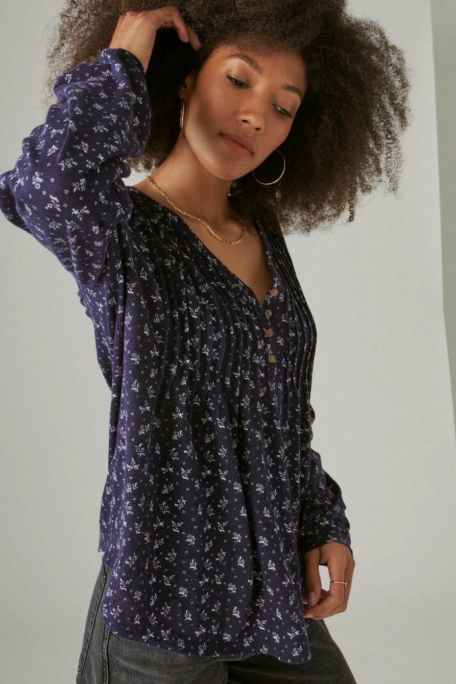 PLEATED V-NECK KNIT TOP, image 6
