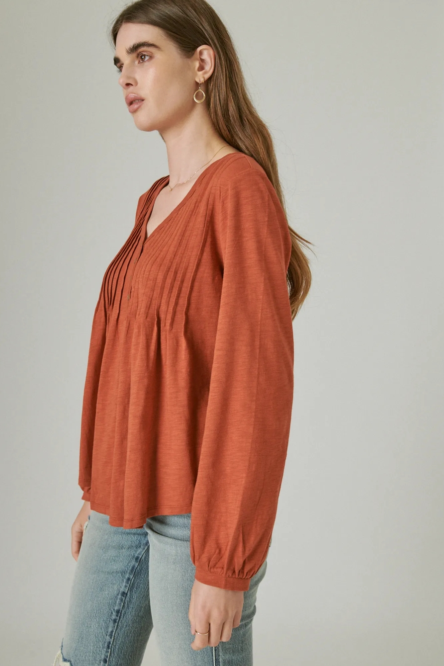 PLEATED V-NECK KNIT TOP, image 3