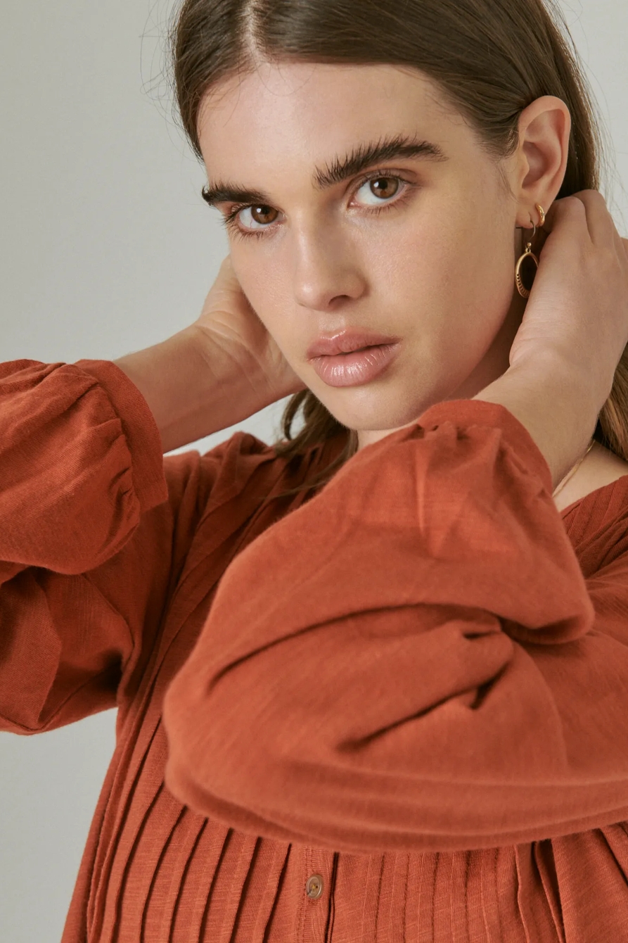 PLEATED V-NECK KNIT TOP, image 6