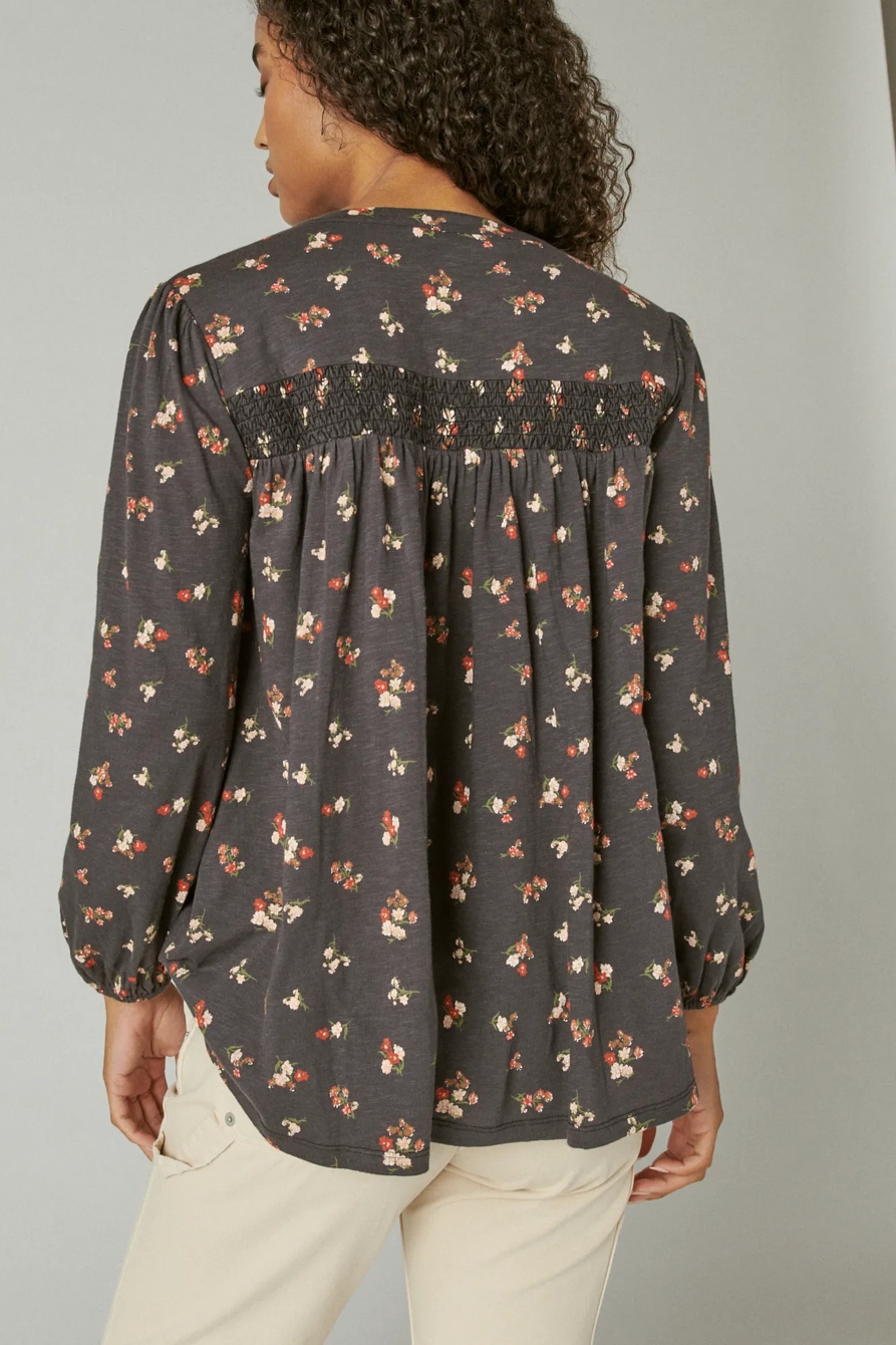 LONG SLEEVE SMOCKED YOKE TOP, image 4