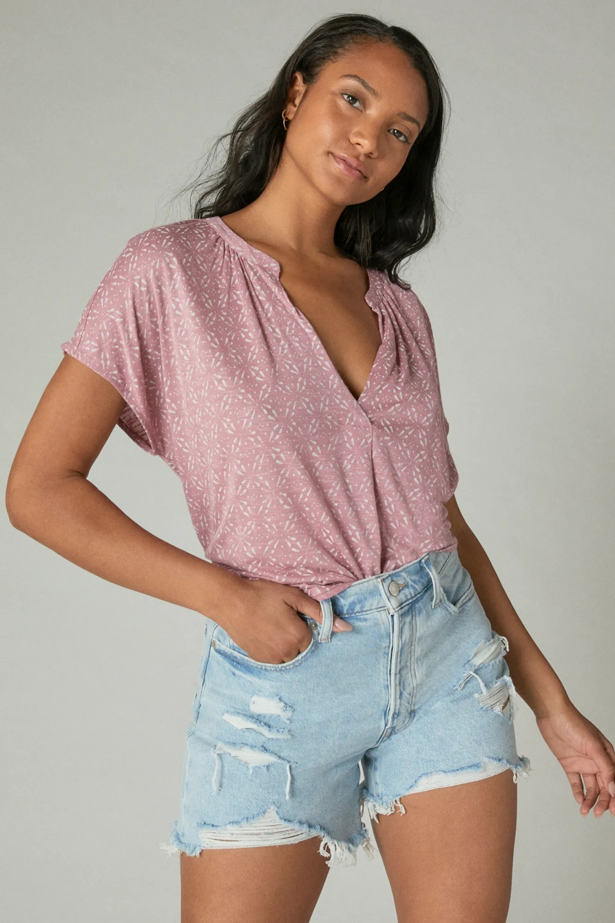 SHORT SLEEVE PRINTED SLIT FRONT TEE, image 2