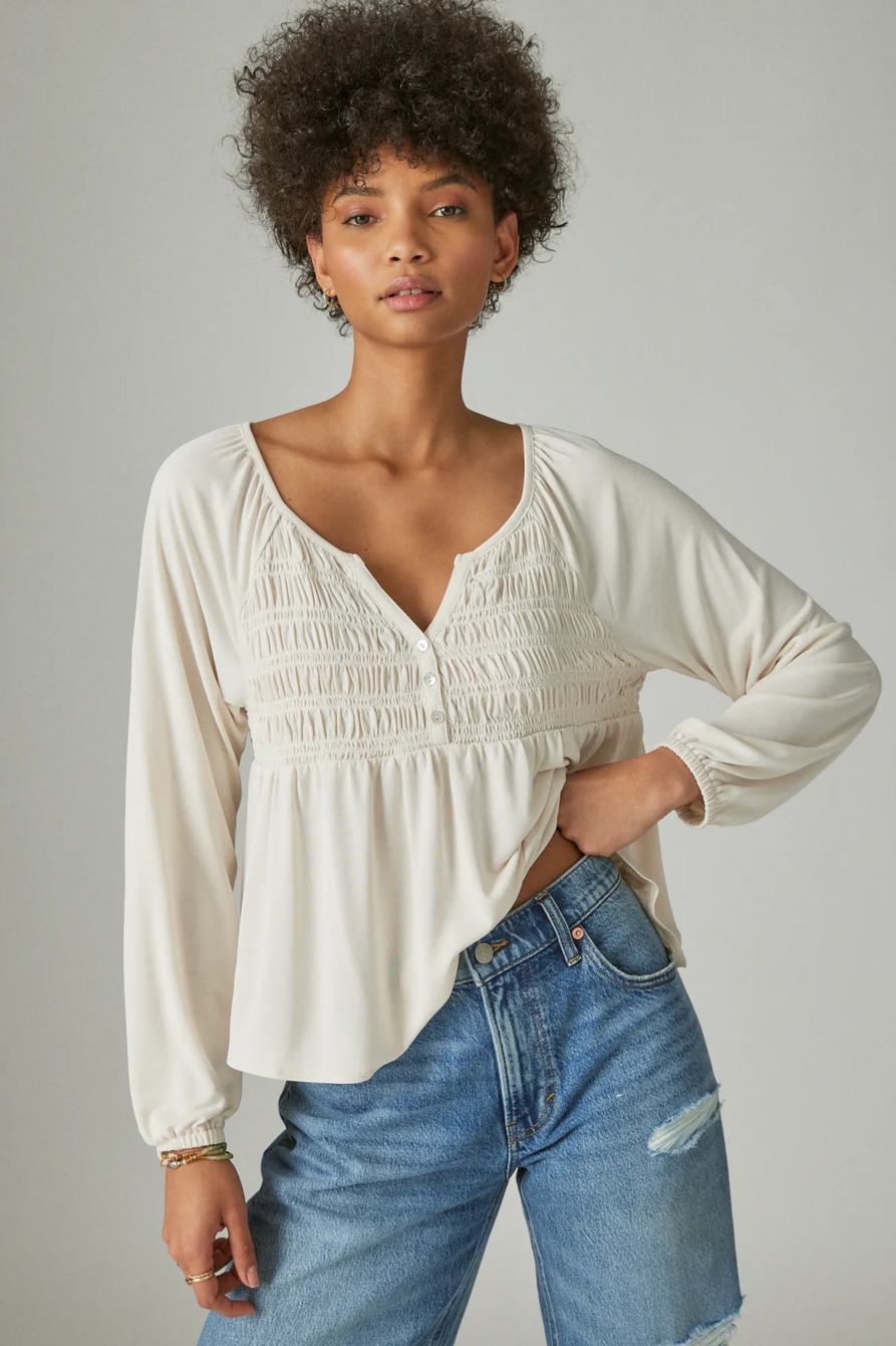 LONG SLEEVE SMOCKED SANDWASH TOP, image 2