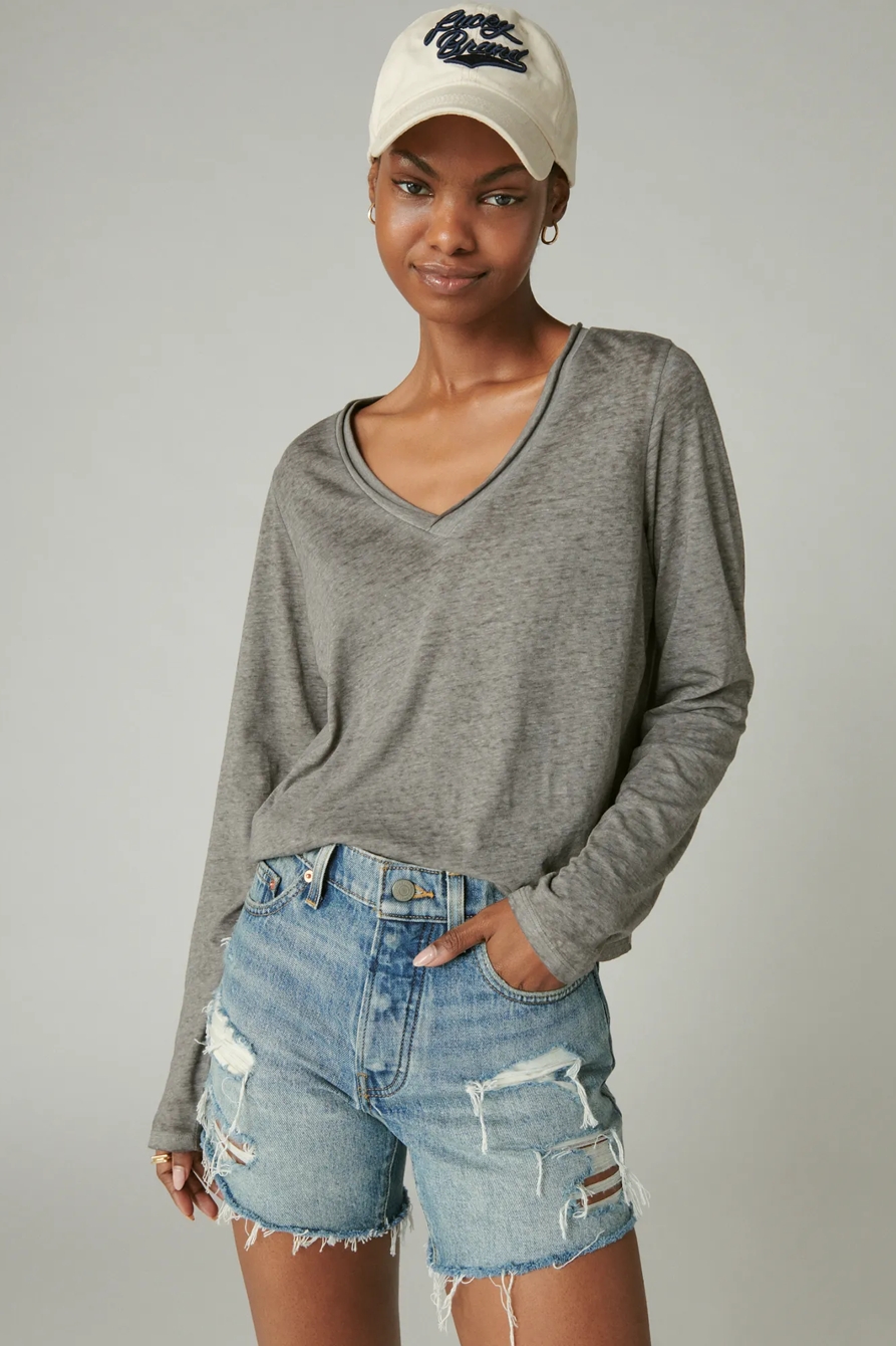 LONG SLEEVE V NECK TEE, image 3