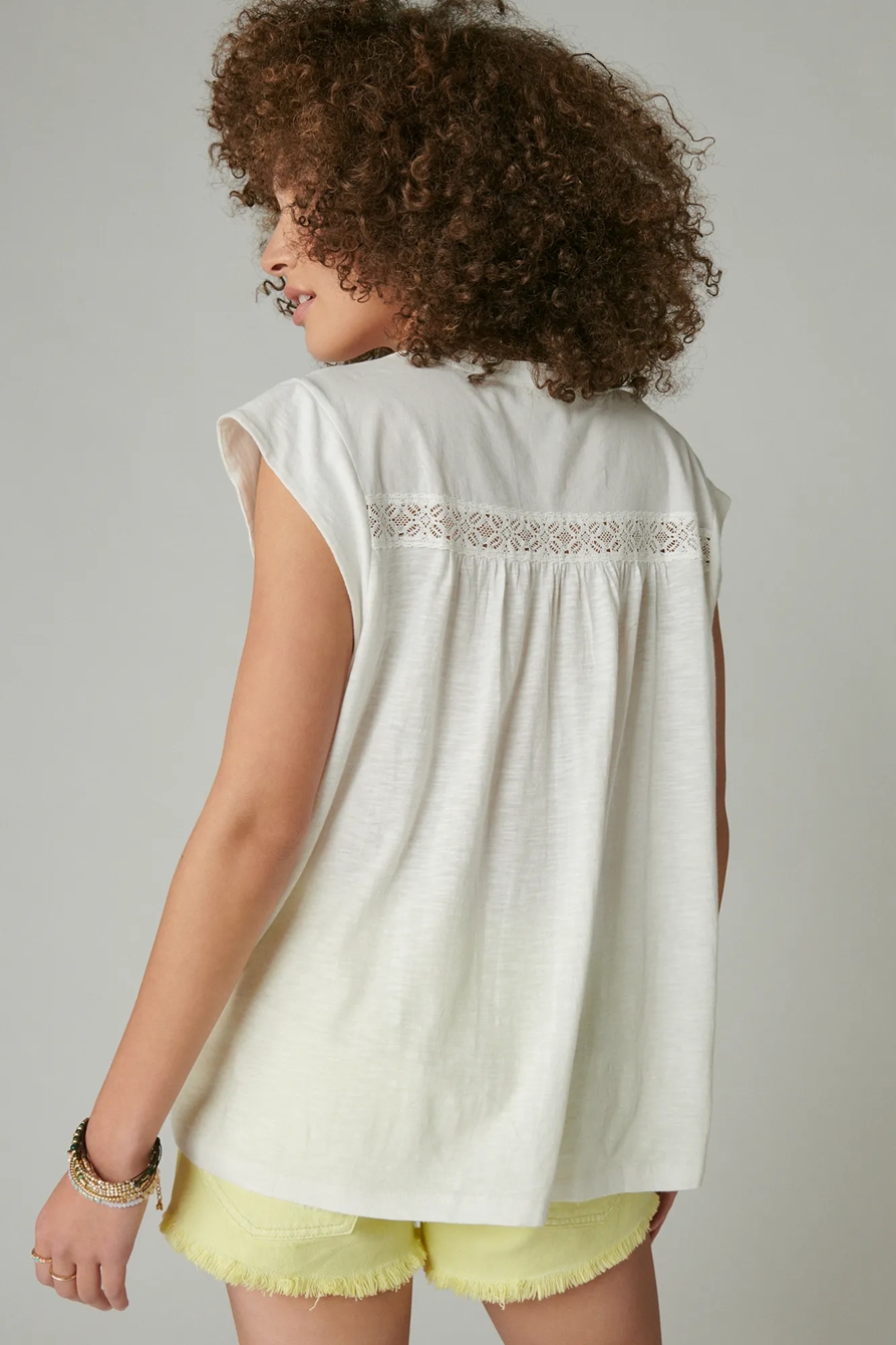 Riu RちゃんEmbroidery lace tops ホワイト 美品 Riu RちゃんEmbroidery lace tops ホワイト 美品