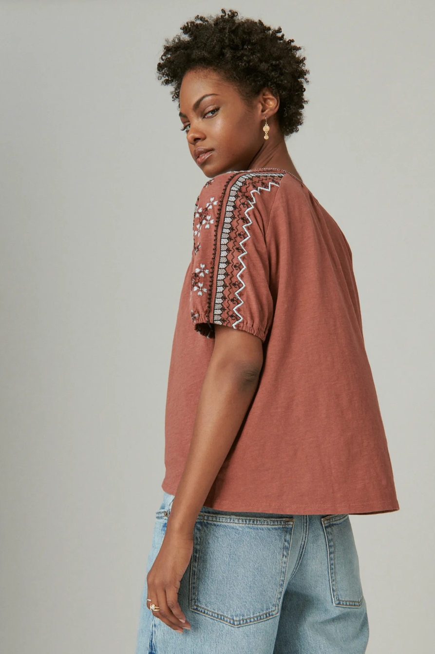 SHORT SLEEVE EMBROIDERED SWING TOP, image 3