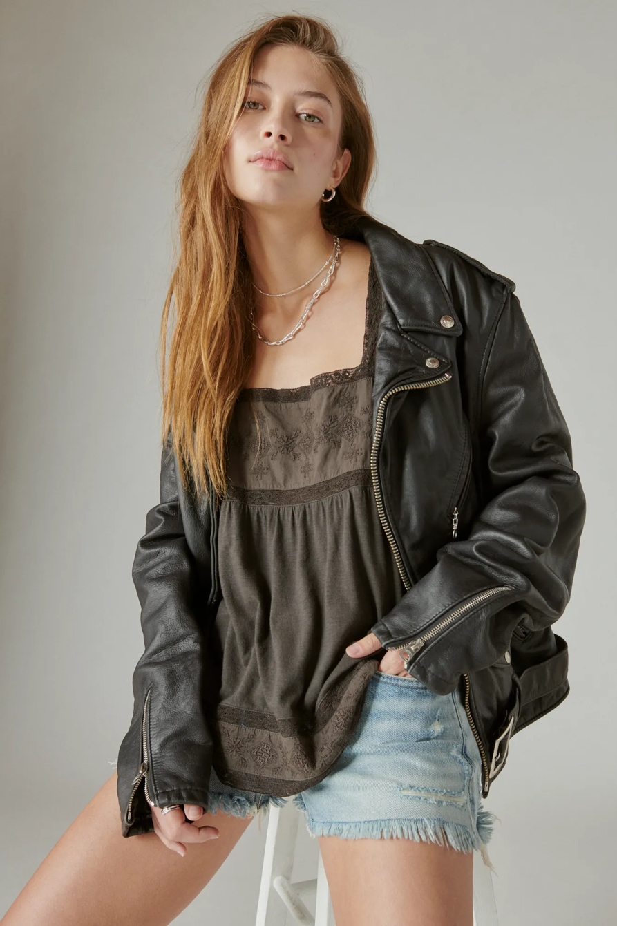 EMBROIDERED SQUARE NECK TEE, image 2