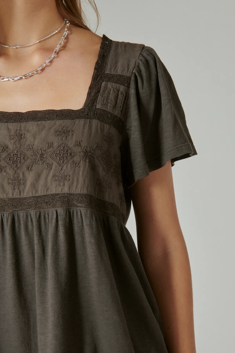 EMBROIDERED SQUARE NECK TEE, image 4