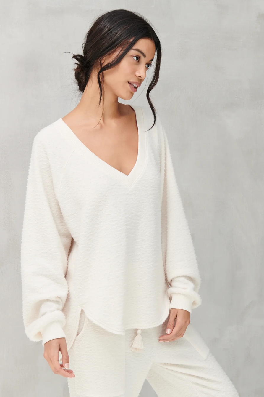 FLEECE V NECK HIGH LOW CREW, image 3