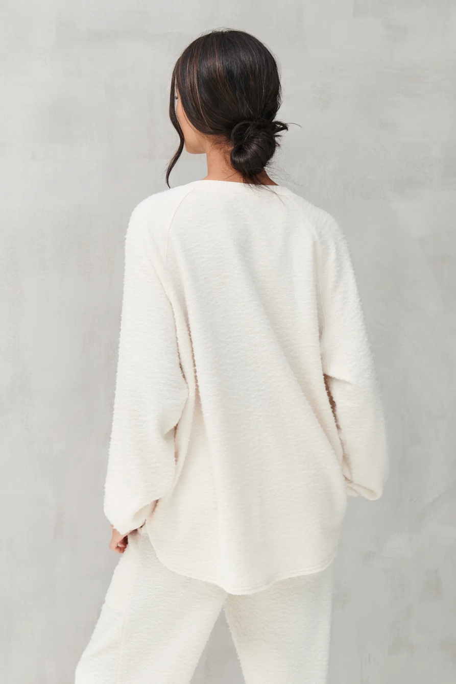 FLEECE V NECK HIGH LOW CREW, image 4