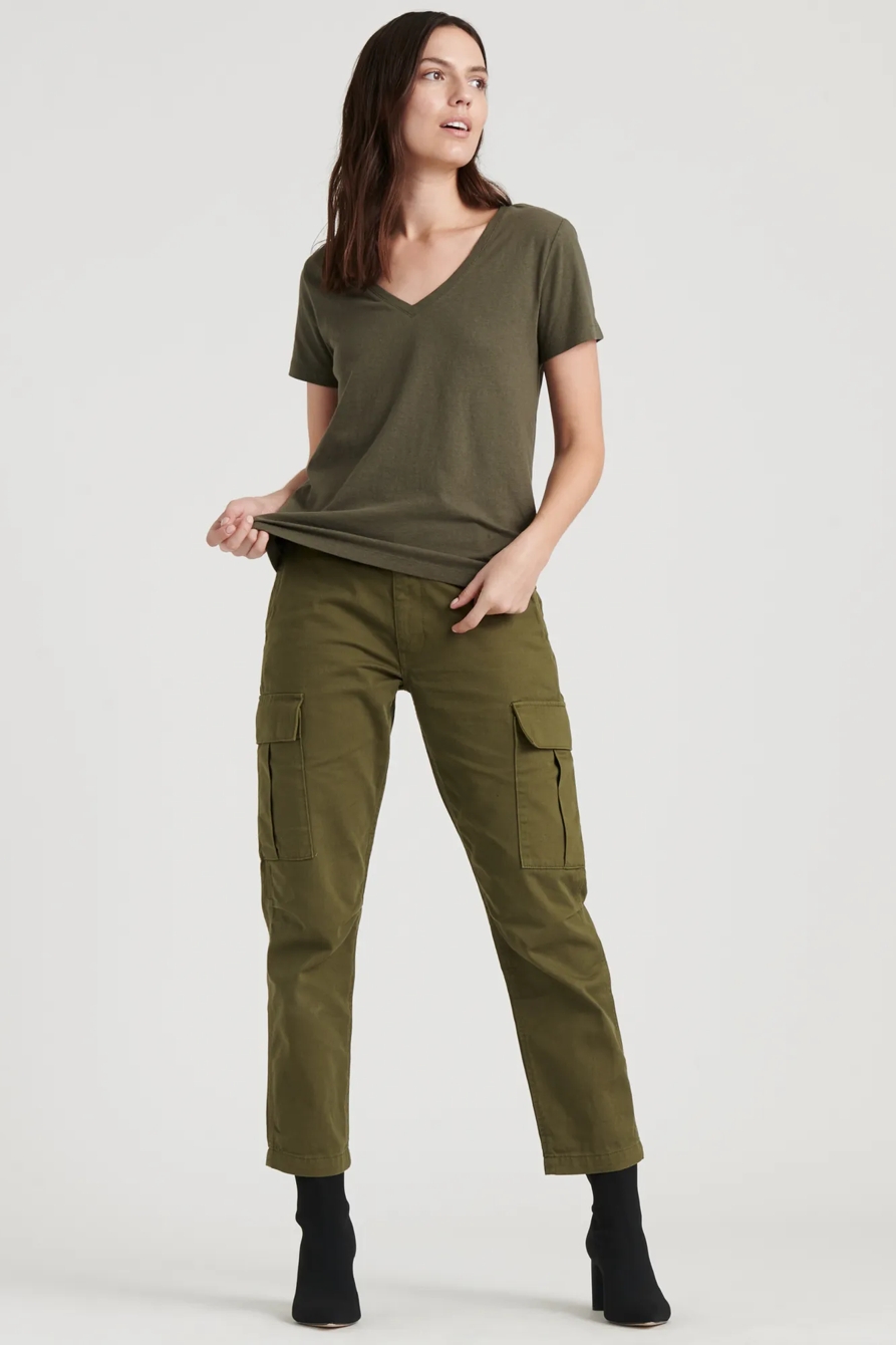 ESSENTIAL V-NECK TEE, image 2