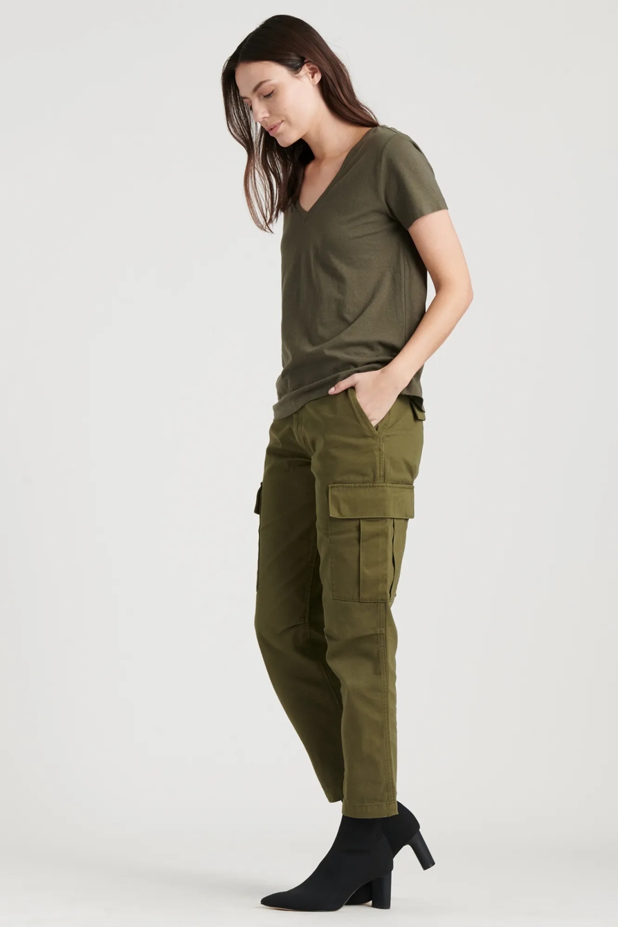 ESSENTIAL V-NECK TEE, image 3